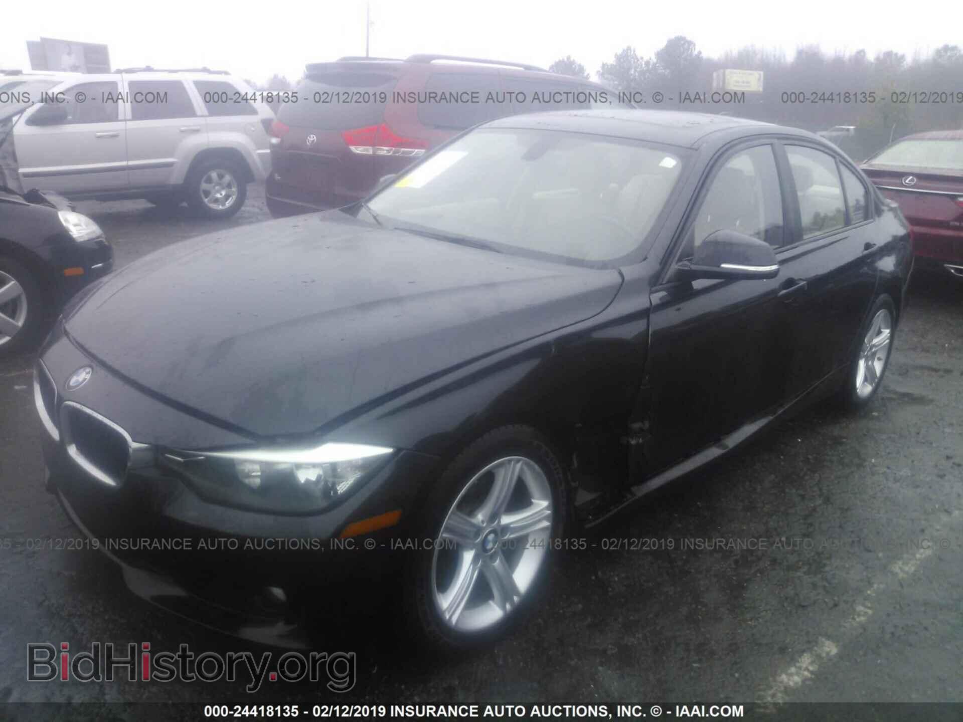 2013 BMW 328 - VIN: WBA3A5C55DF356877 - Фото 2
