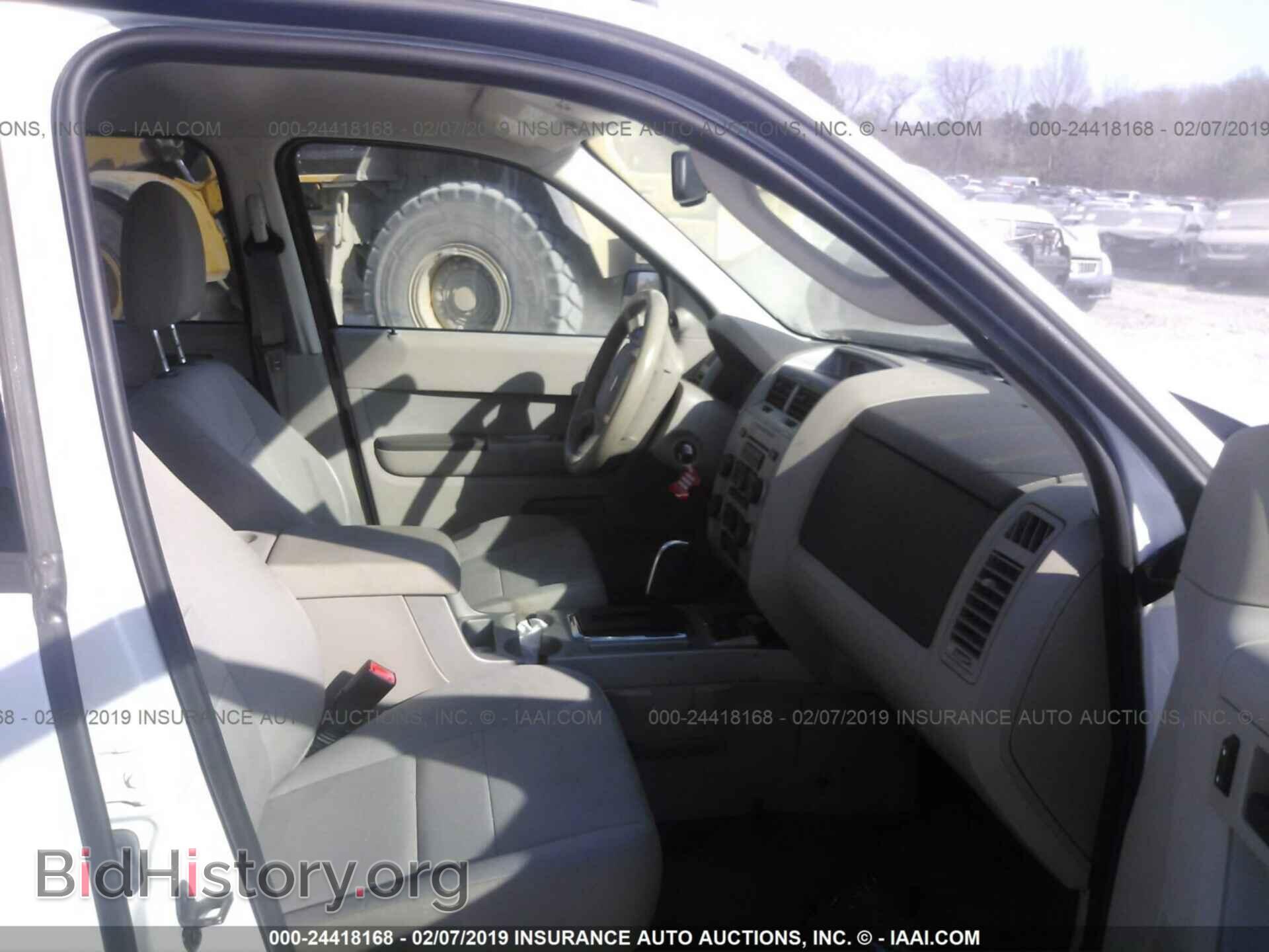 2011 FORD ESCAPE - VIN: 1FMCU5K39BKC05938 - Фото 5