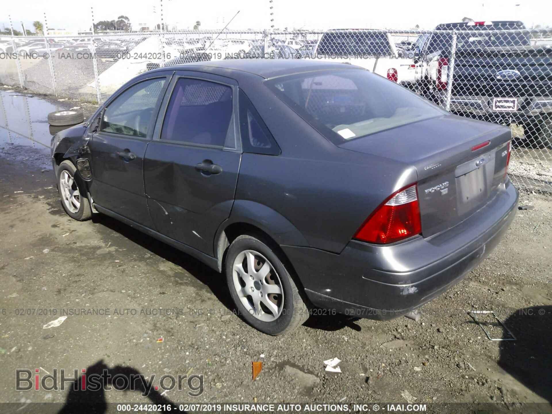 2005 FORD FOCUS - VIN: 1FAFP34NX5W306341 - Фото 3