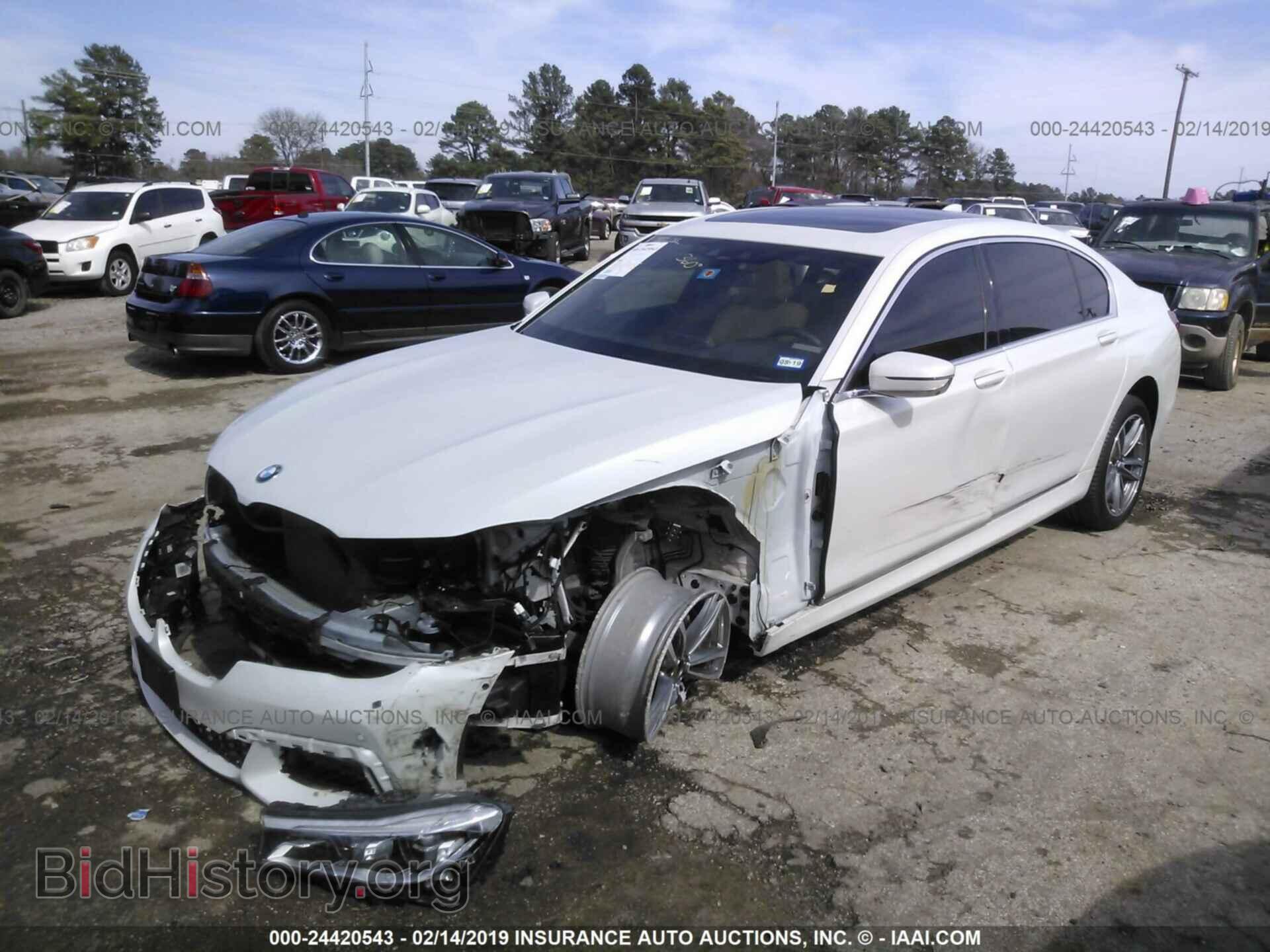 2017 BMW 750 - VIN: WBA7F0C36HGM22079 - Фото 2