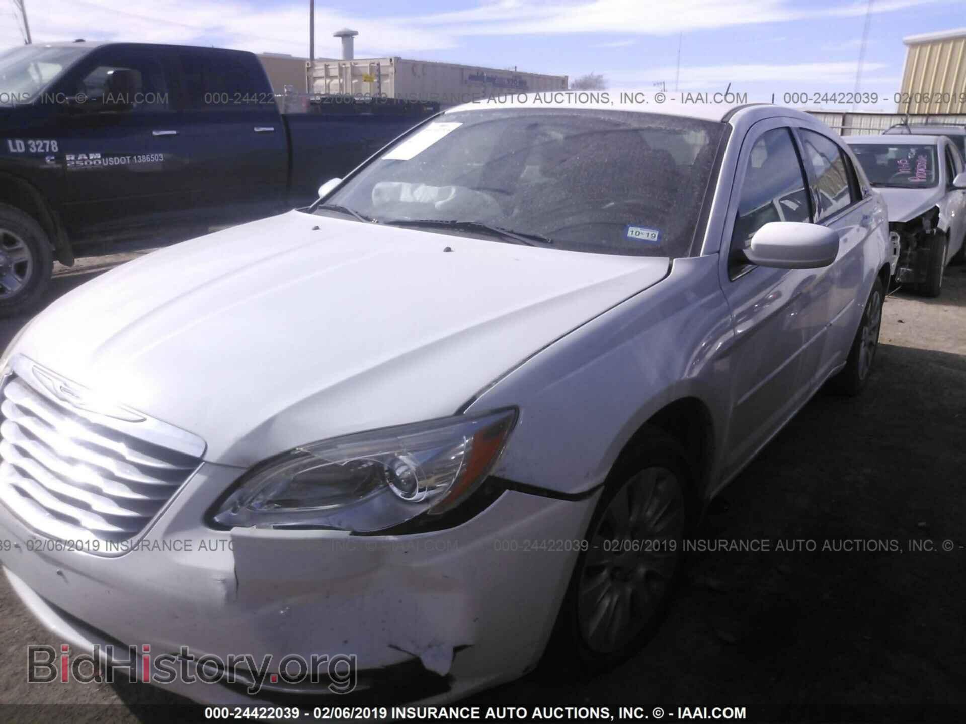 2012 CHRYSLER 200 - VIN: 1C3CCBAB1CN215396 - Фото 2