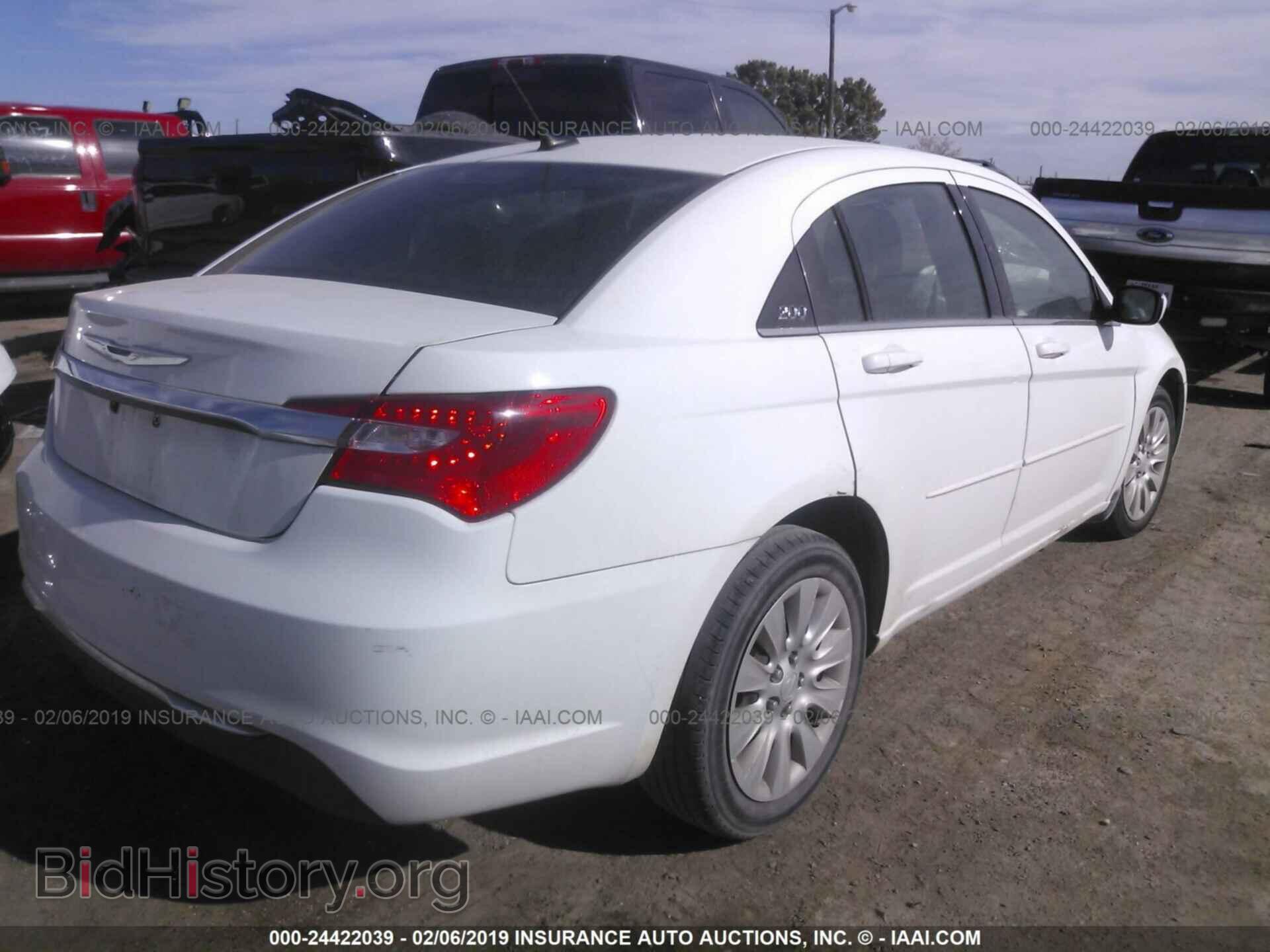 2012 CHRYSLER 200 - VIN: 1C3CCBAB1CN215396 - Фото 4