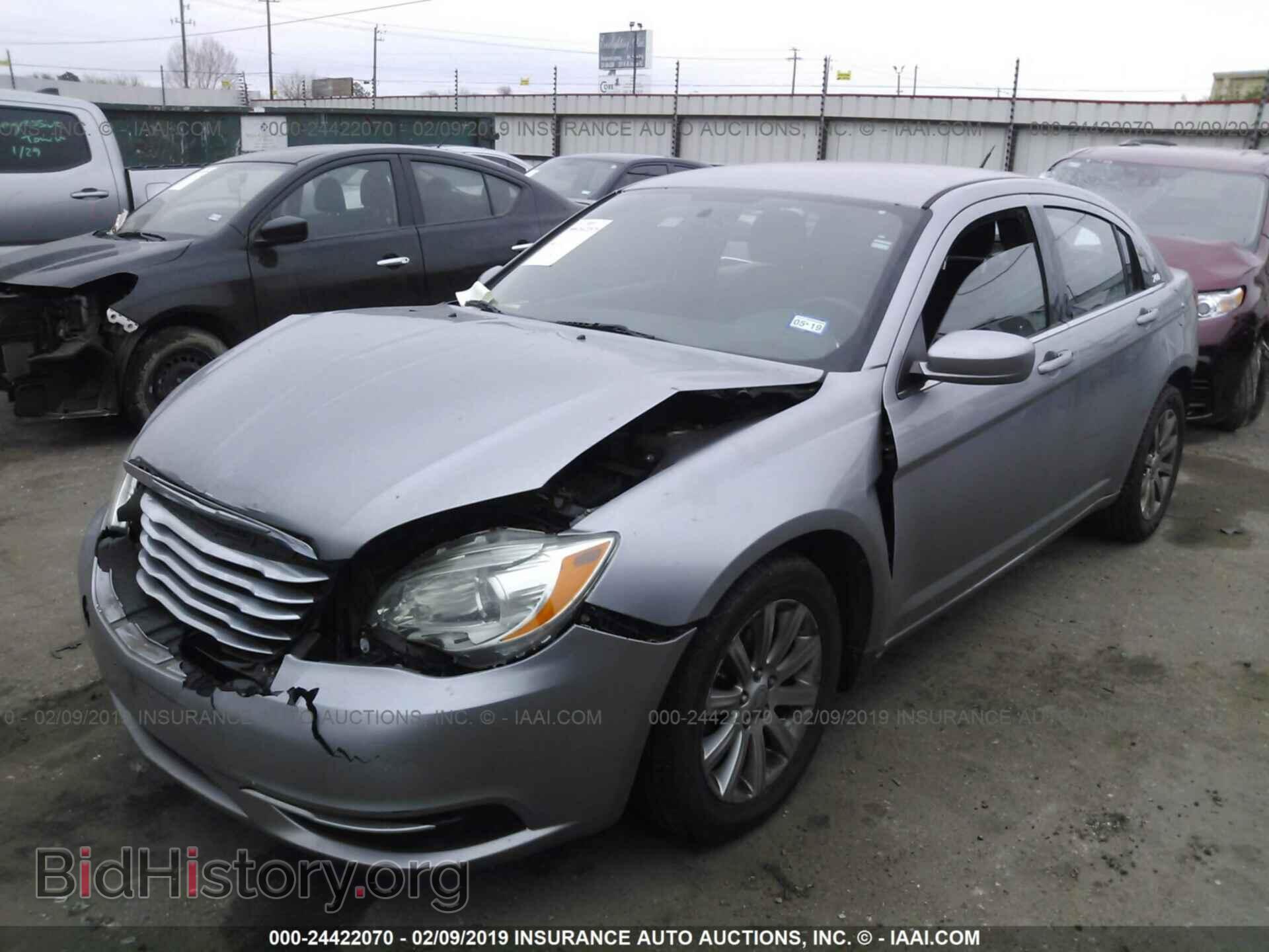2013 CHRYSLER 200 - VIN: 1C3CCBBB1DN695553 - Фото 2