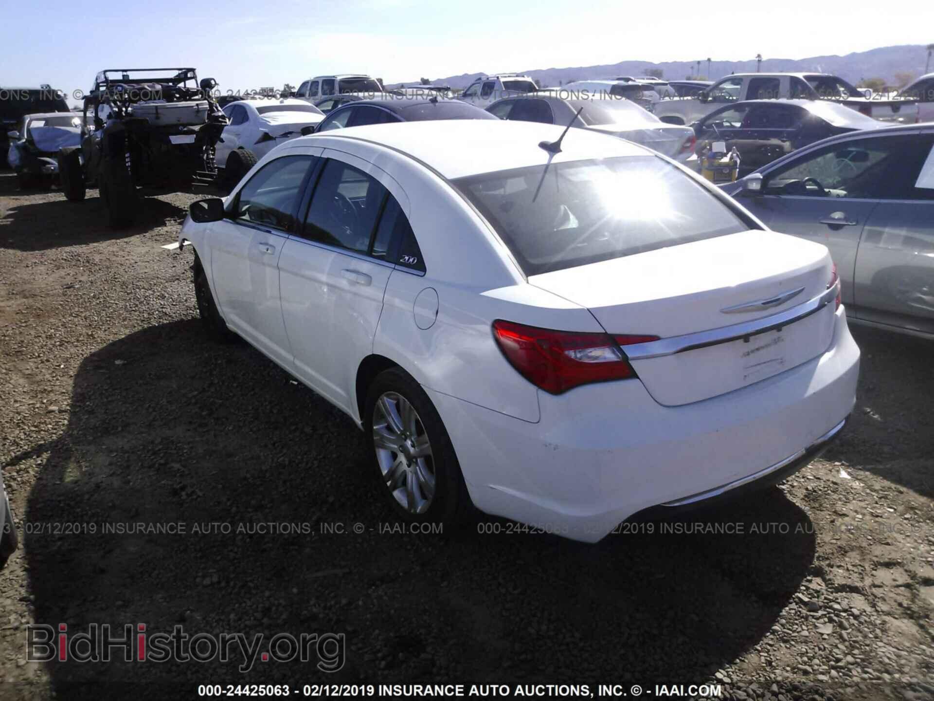 2013 CHRYSLER 200 - VIN: 1C3CCBAB1DN640070 - Photo 3