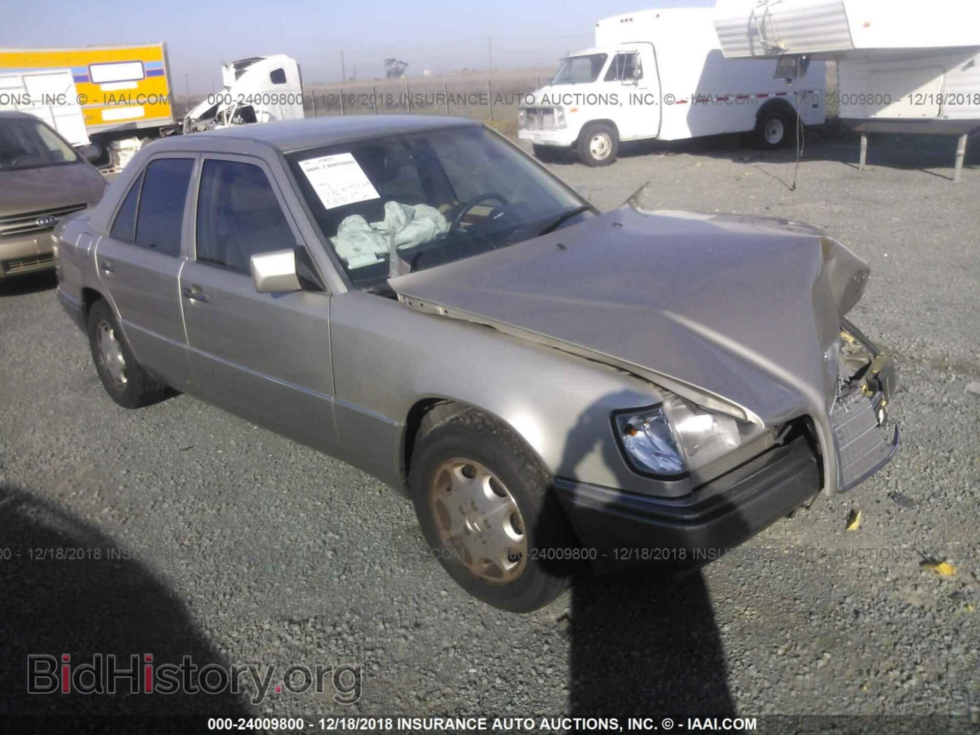 Photo WDBEA32E8SC176937 - MERCEDES-BENZ E 1995