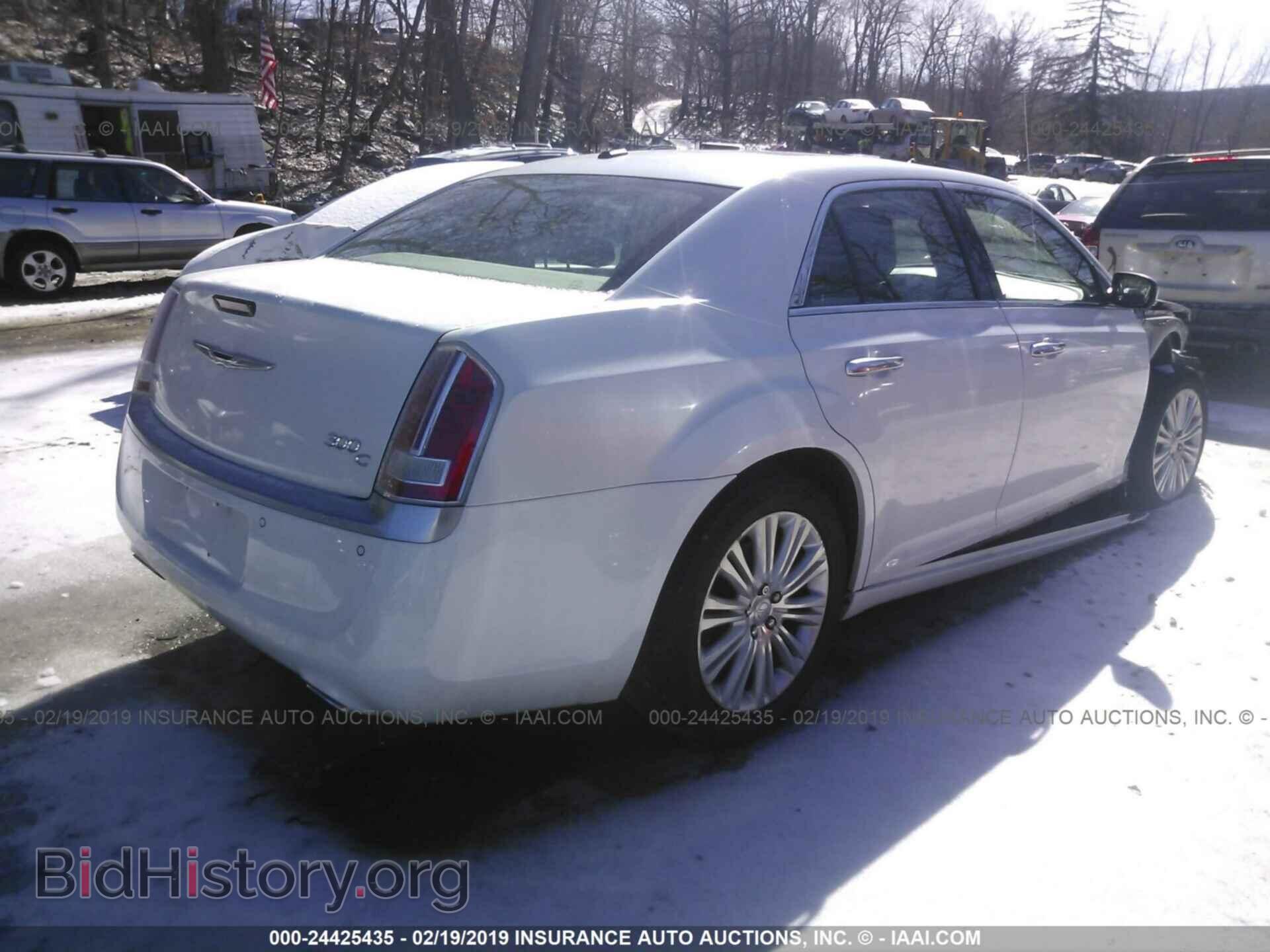 2013 CHRYSLER 300C - VIN: 2C3CCAST0DH539337 - Фото 4