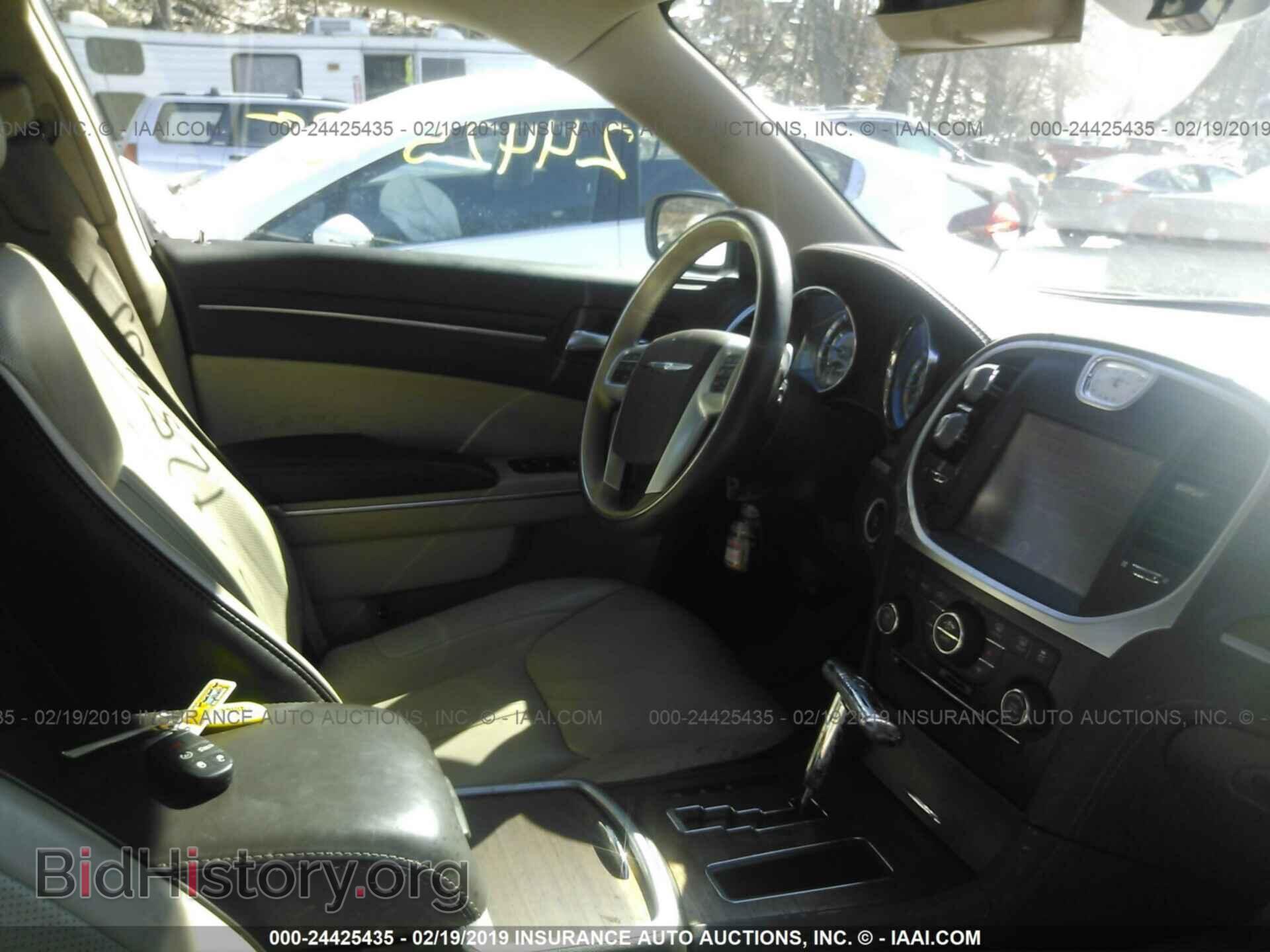 2013 CHRYSLER 300C - VIN: 2C3CCAST0DH539337 - Фото 5