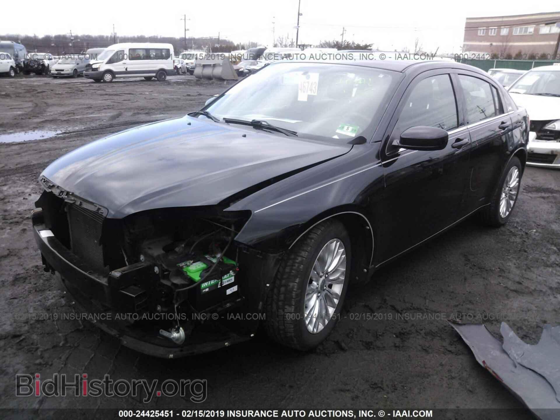 2012 CHRYSLER 200 - VIN: 1C3CCBAB6CN104732 - Фото 2