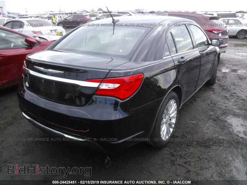 2012 Chrysler 200 (VIN 1C3CCBAB6CN104732) — photo 4 of 10