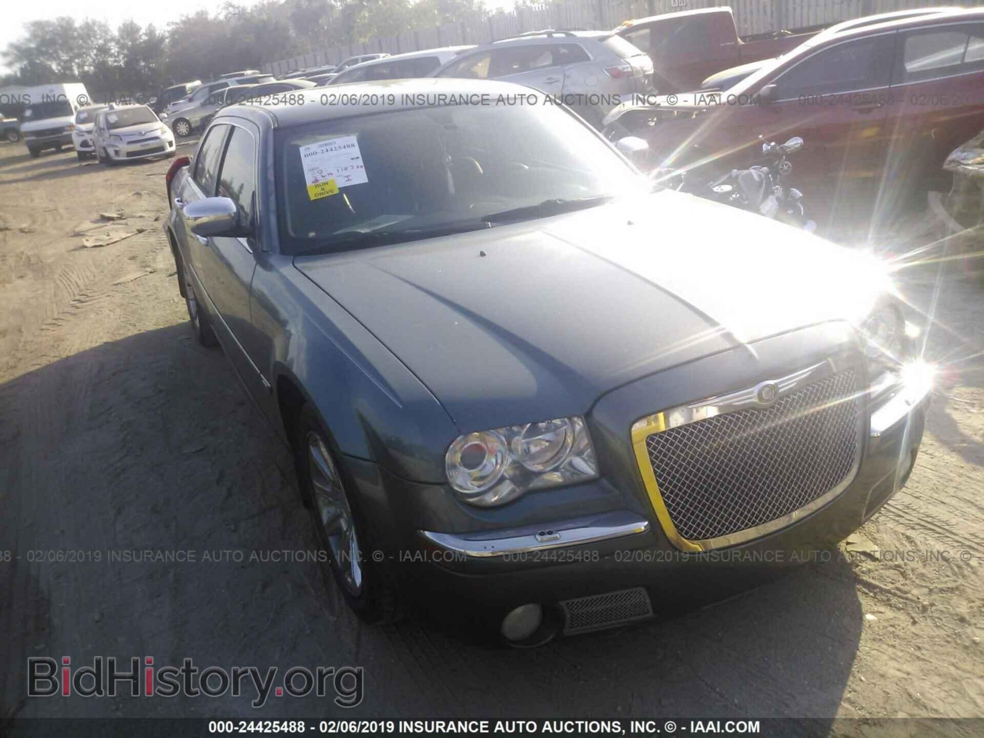 Фотография 2C3AA63H65H636516 - CHRYSLER 300C 2005