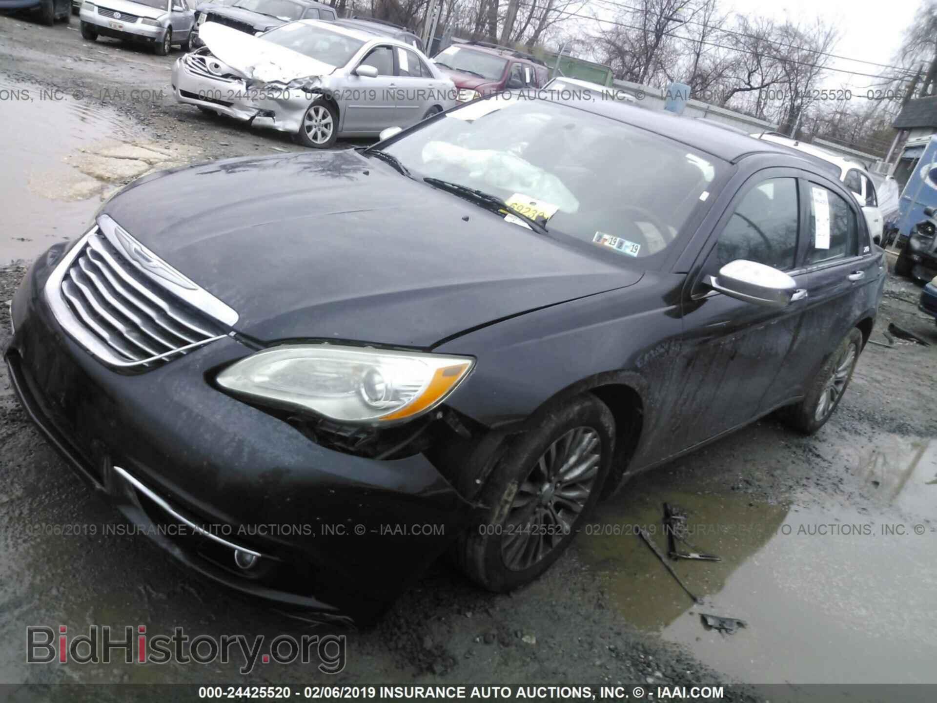 2011 CHRYSLER 200 - VIN: 1C3BC2FG3BN516508 - Фото 2