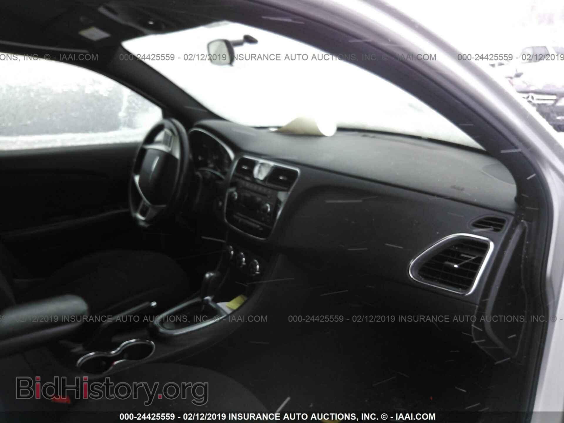 2011 CHRYSLER 200 - VIN: 1C3BC1FB5BN585764 - Photo 5