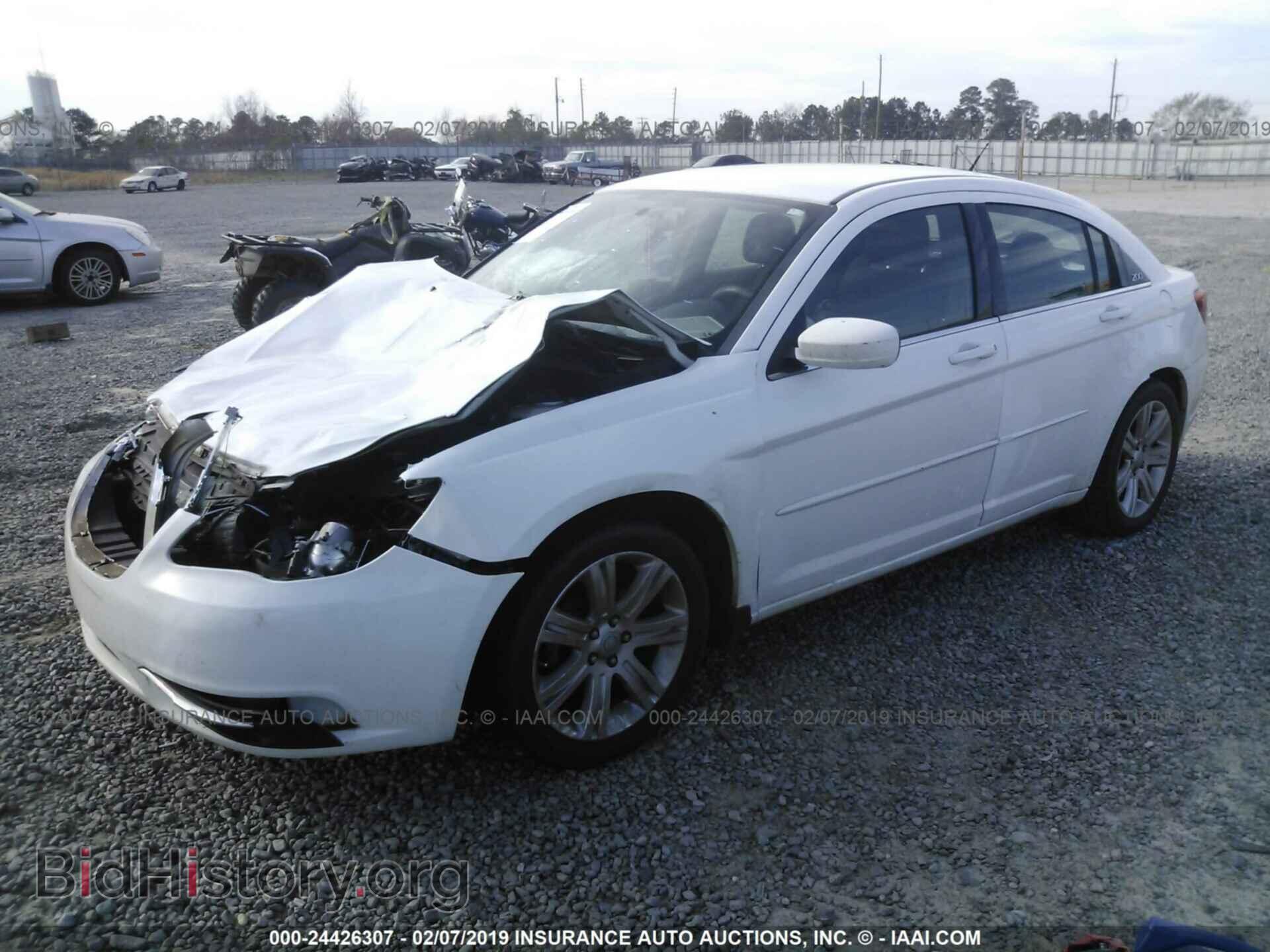 2012 CHRYSLER 200 - VIN: 1C3CCBAB9CN208373 - Фото 2