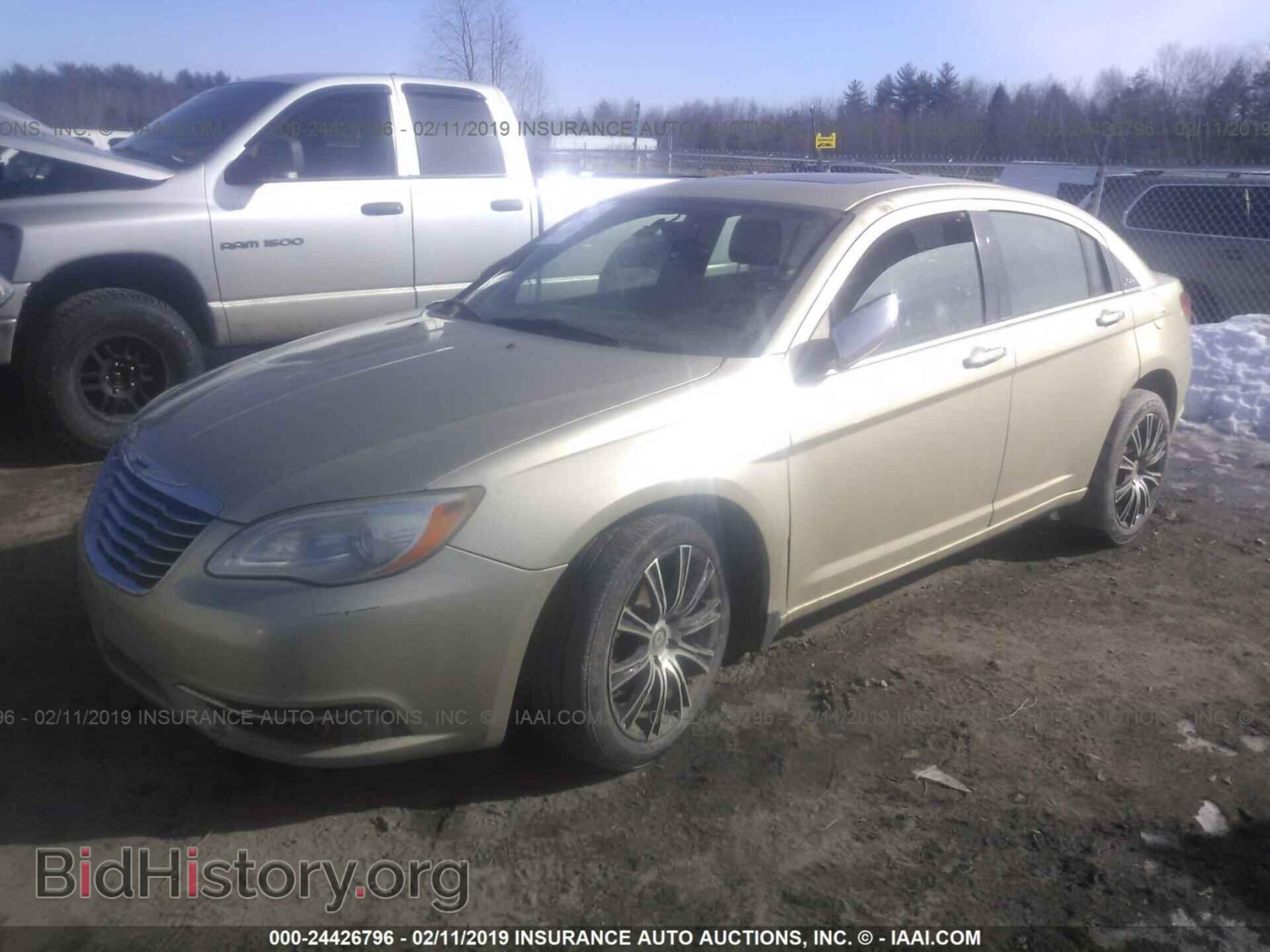 2011 CHRYSLER 200 - VIN: 1C3BC2FG1BN519987 - Фото 2