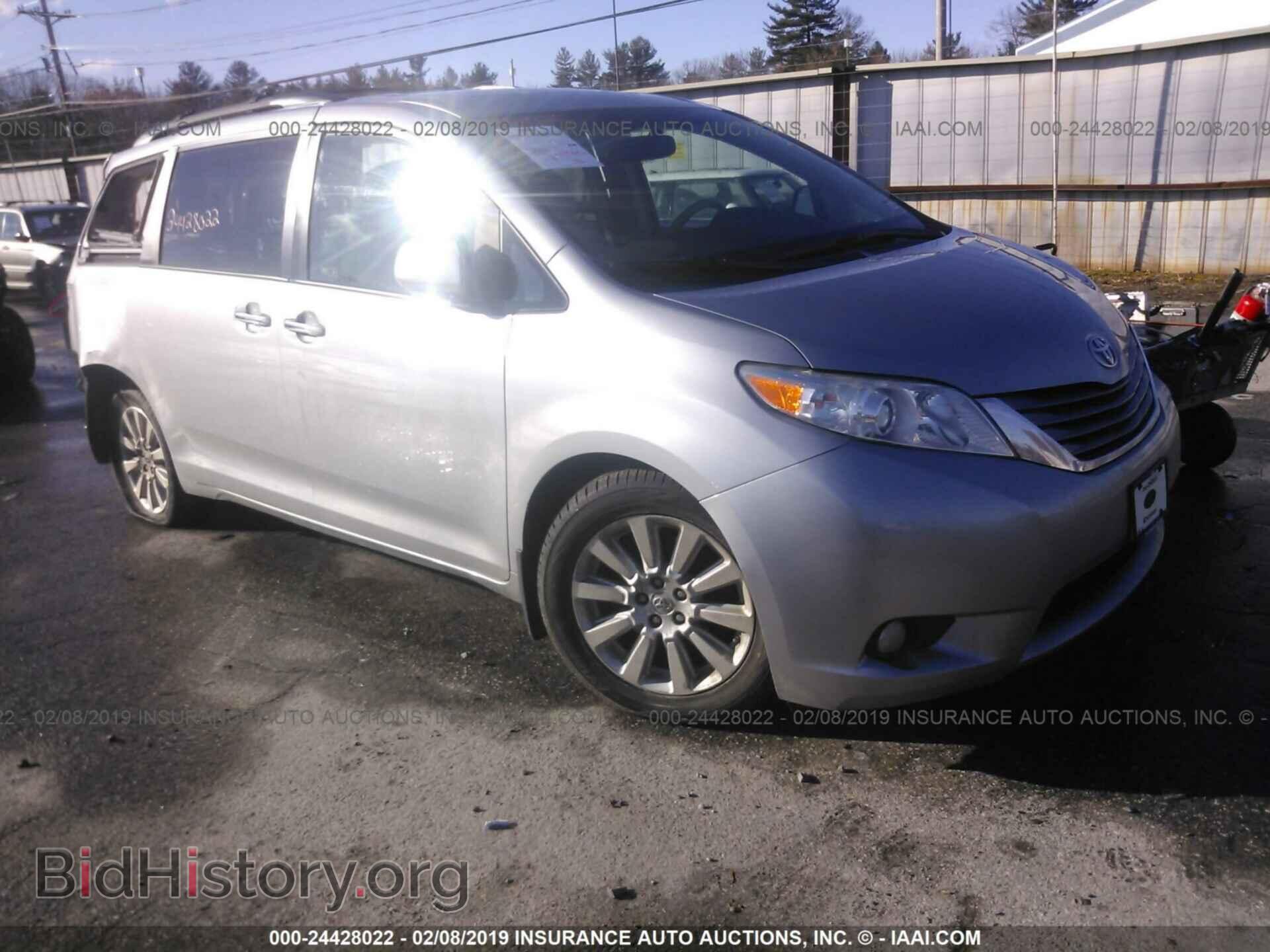 Photo 5TDDK3DC4CS031867 - TOYOTA SIENNA 2012