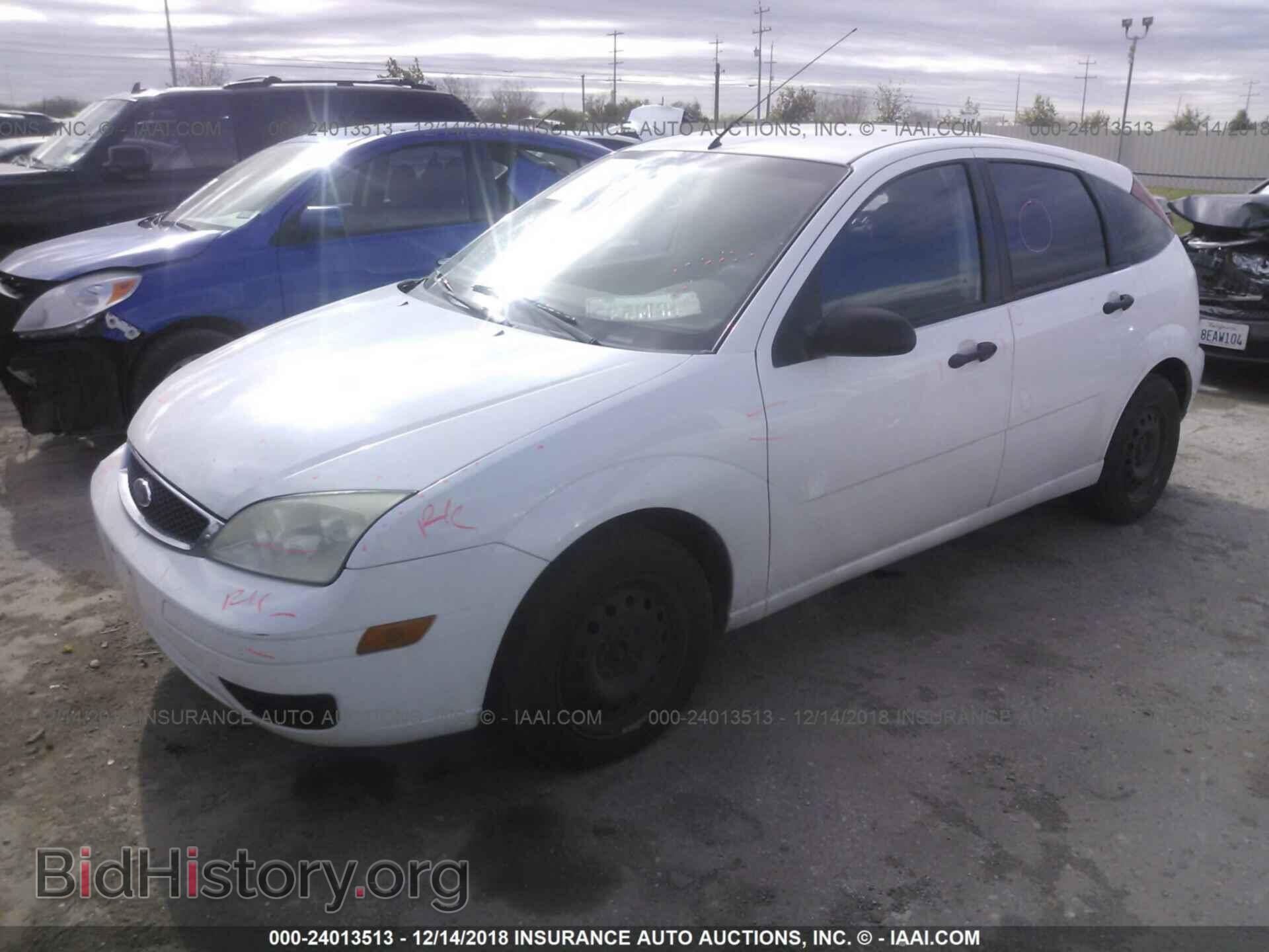 2005 FORD FOCUS - VIN: 3FAFP37N35R141084 - Фото 2