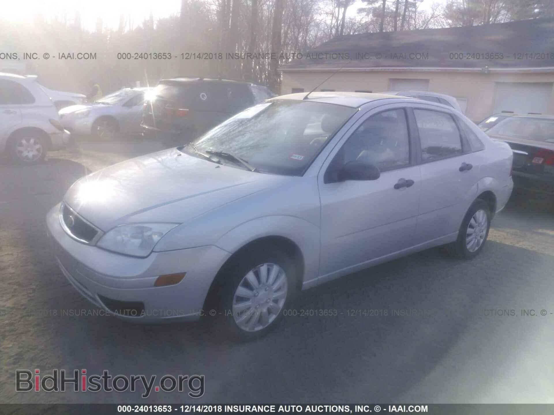 2007 FORD FOCUS - VIN: 1FAHP34N57W363445 - Photo 2