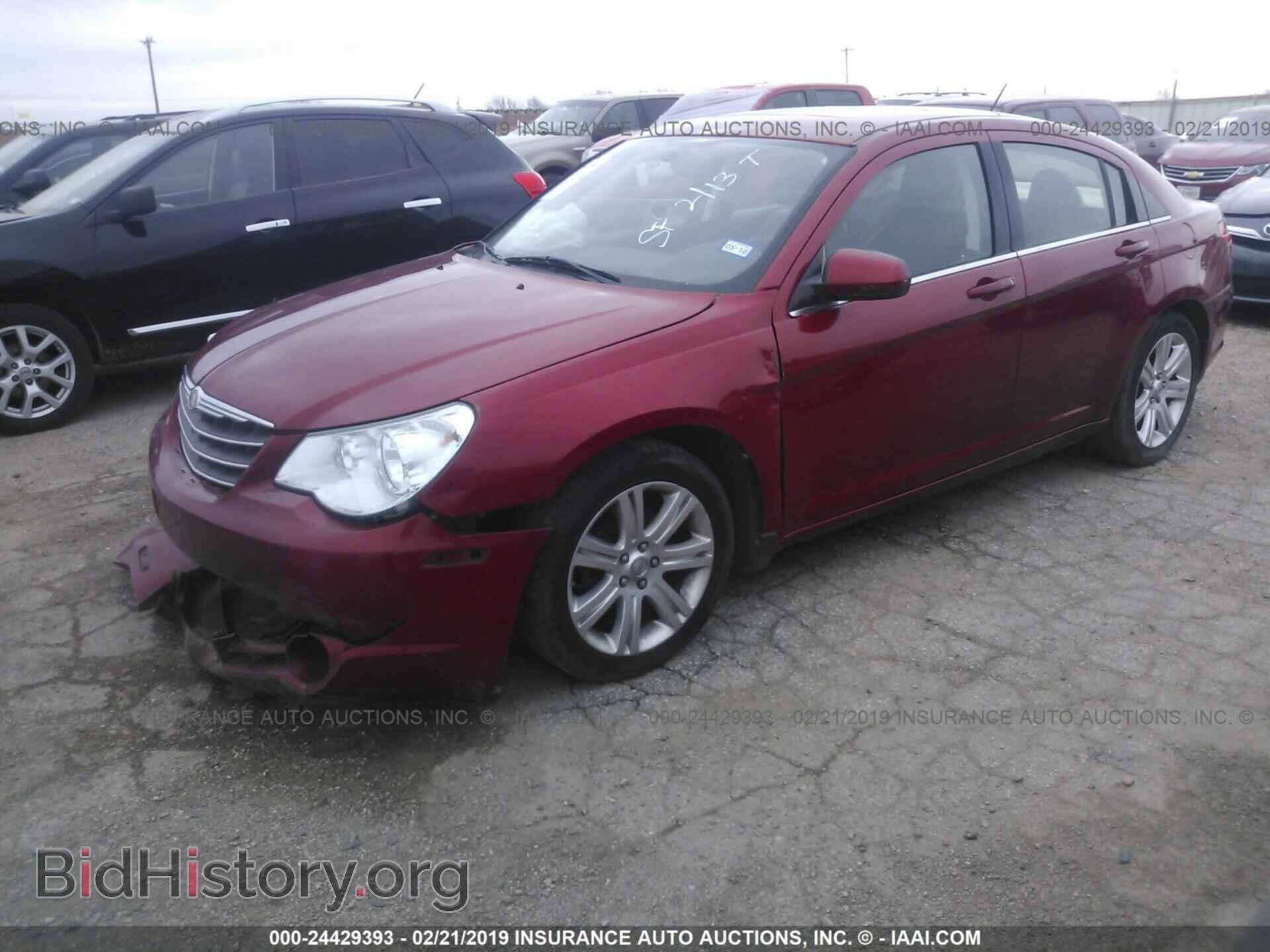 2010 CHRYSLER SEBRING - VIN: 1C3CC5FV4AN197560 - Фото 2