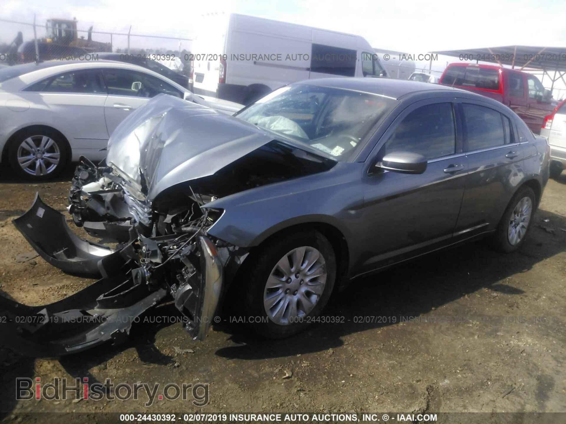 2012 CHRYSLER 200 - VIN: 1C3CCBAB8CN222667 - Фото 2