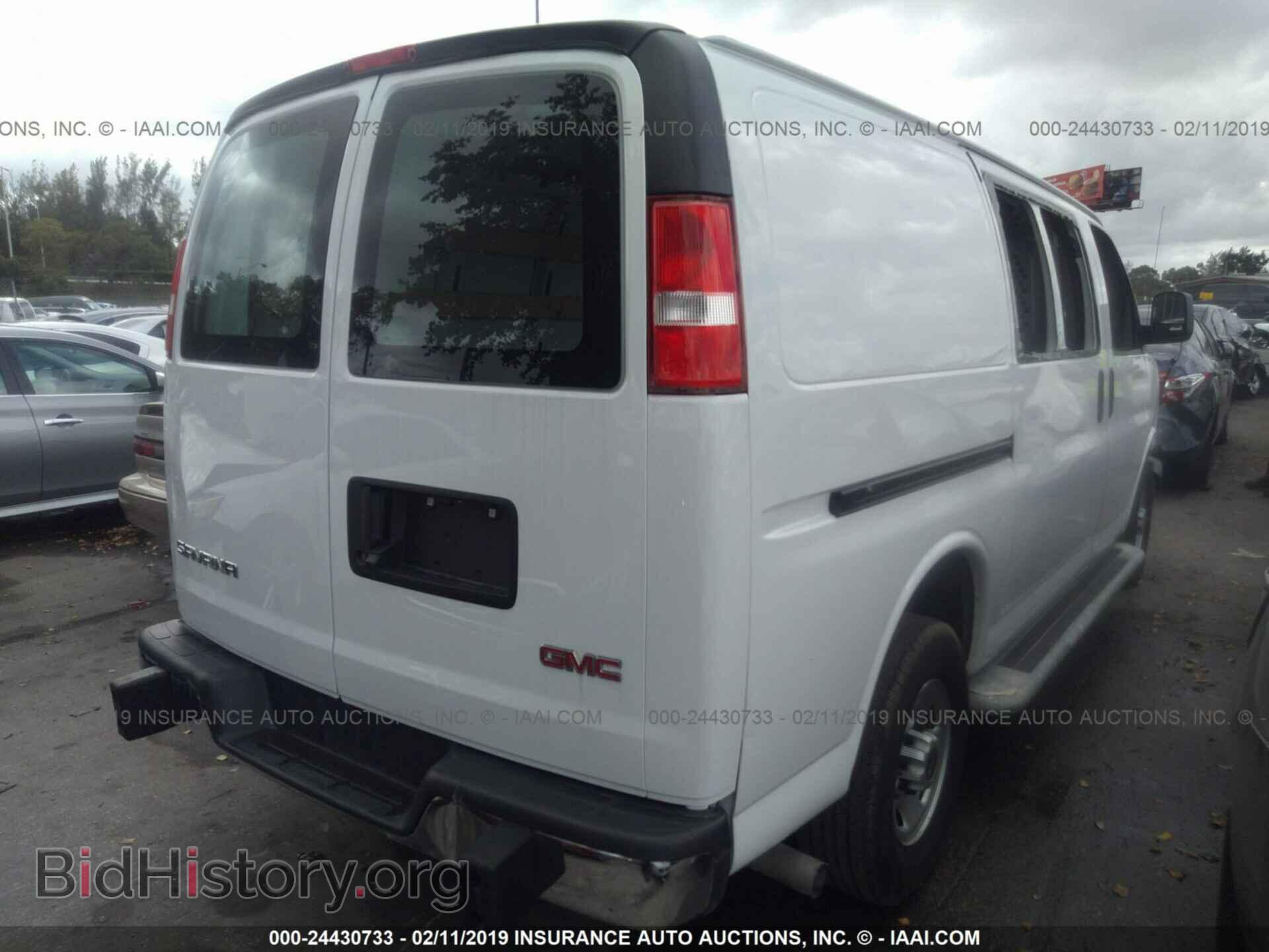 2018 GMC SAVANA - VIN: 1GTW7AFG8J1213984 - Photo 4