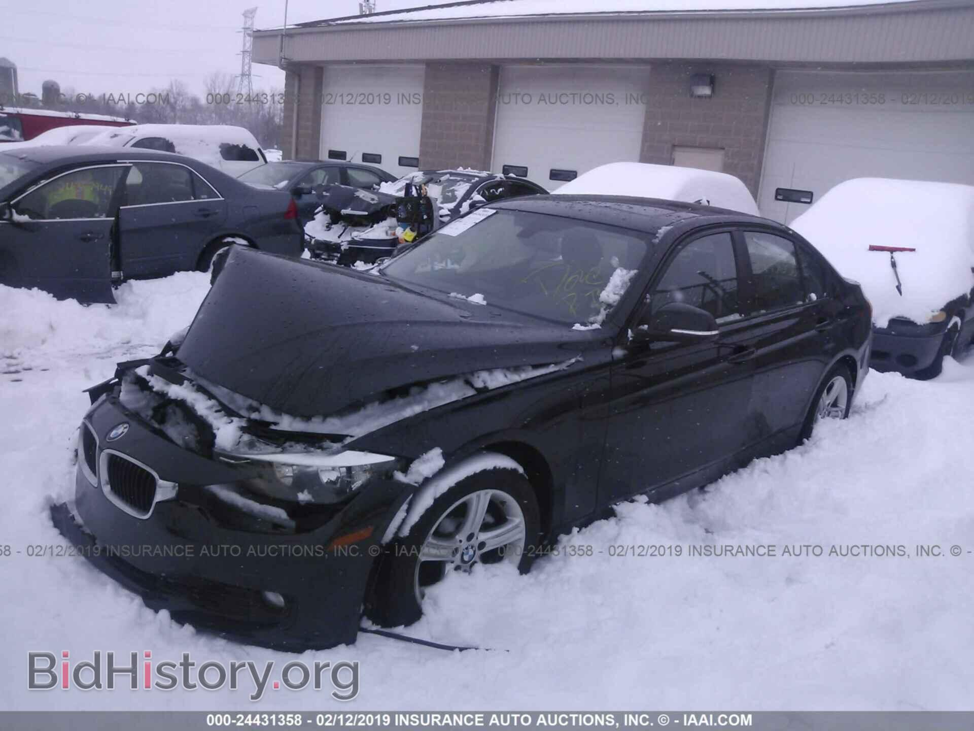 2013 BMW 328 - VIN: WBA3B3C52DJ976228 - Фото 2
