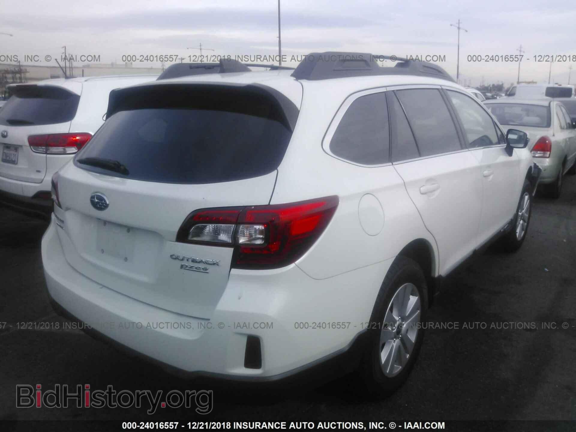 2017 SUBARU OUTBACK - VIN: 4S4BSAFC6H3279101 - Photo 4