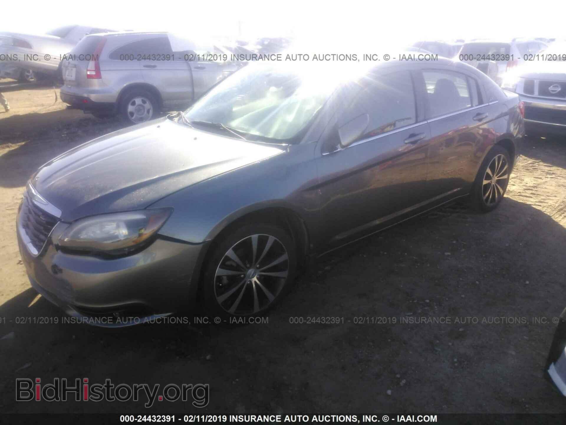 2013 CHRYSLER 200 - VIN: 1C3CCBBB7DN574719 - Фото 2