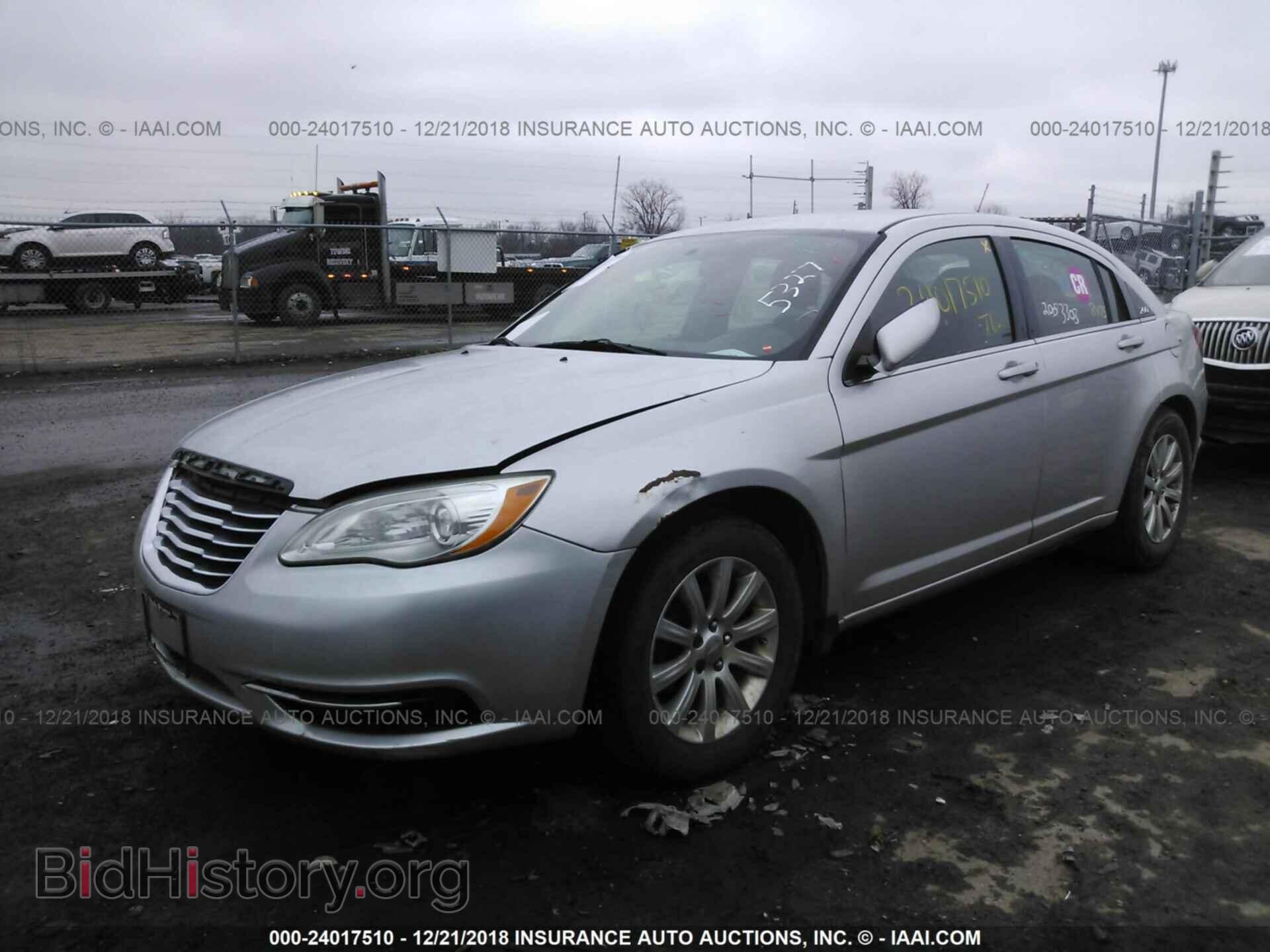 2011 CHRYSLER 200 - VIN: 1C3BC1FB2BN525327 - Photo 2