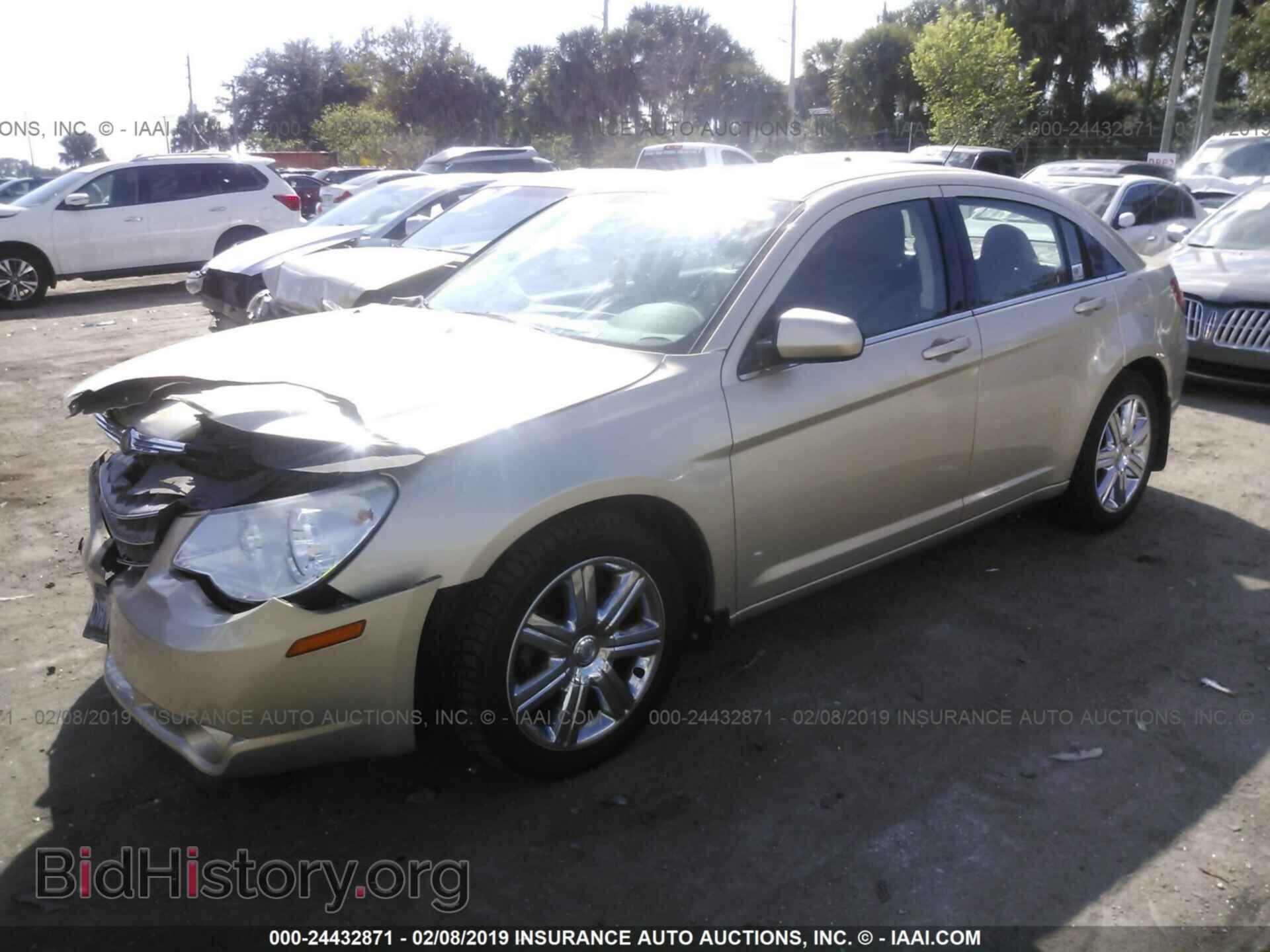 2010 CHRYSLER SEBRING - VIN: 1C3CC5FVXAN125925 - Фото 2