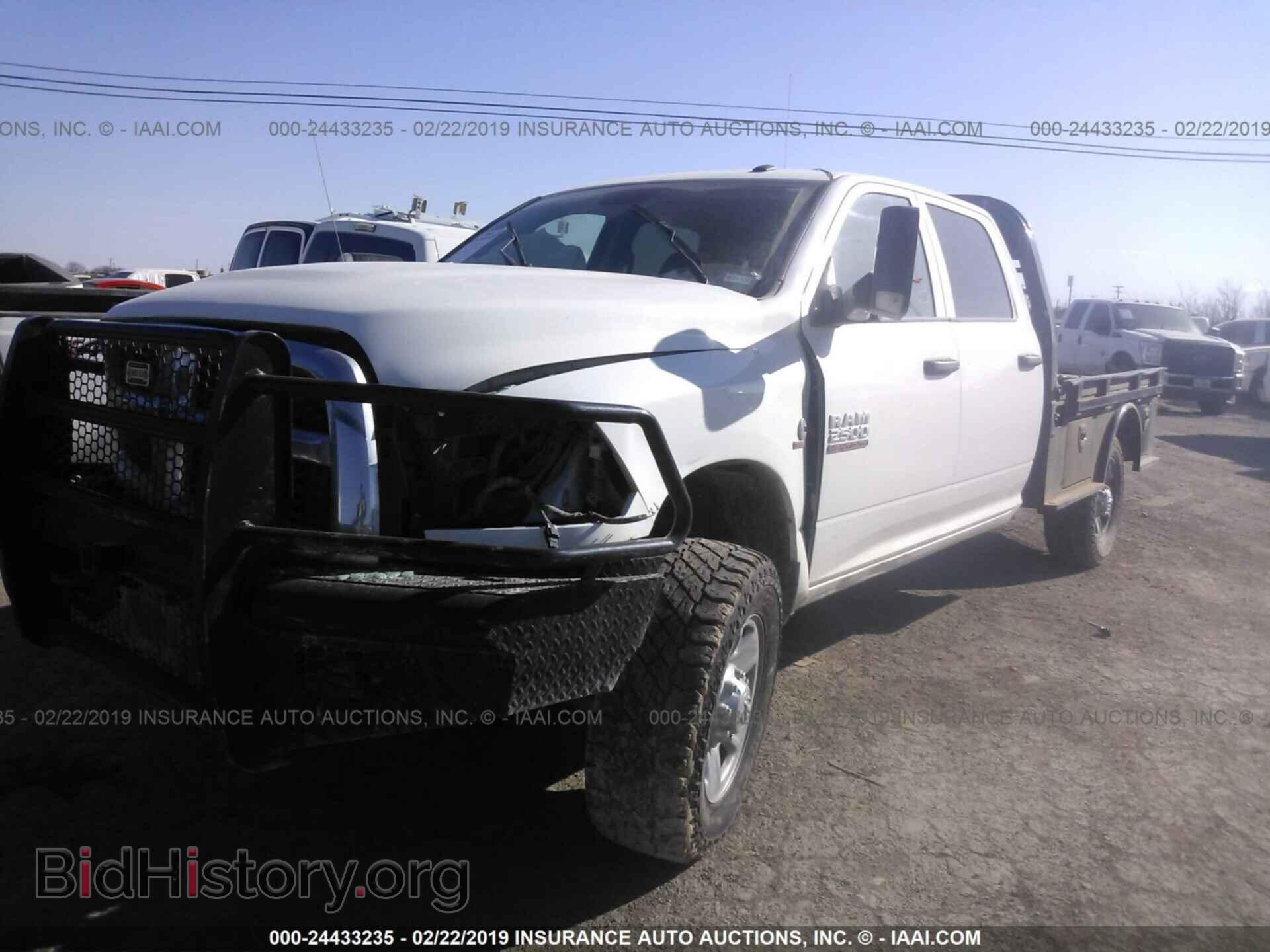 2017 RAM 2500 - VIN: 3C6UR5HL9HG639964 - Фото 2