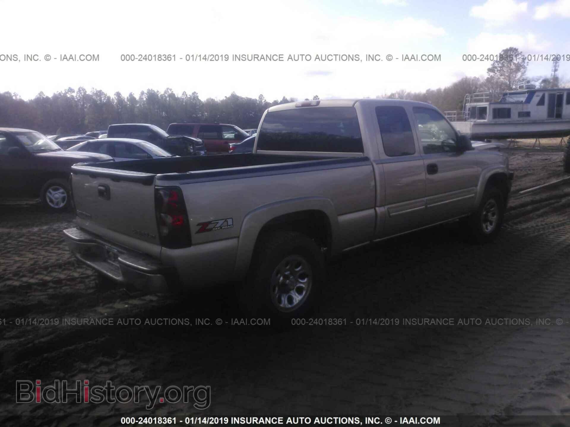 2005 CHEVROLET SILVERADO - VIN: 2GCEK19B251133428 - Фото 4