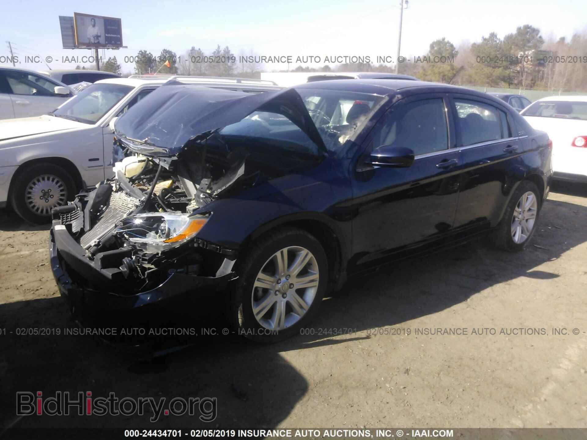 2013 CHRYSLER 200 - VIN: 1C3CCBBB8DN629310 - Фото 2