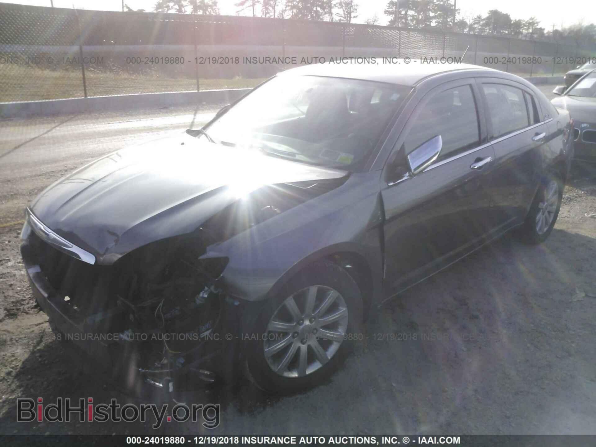 2013 CHRYSLER 200 - VIN: 1C3CCBCG2DN654892 - Photo 2