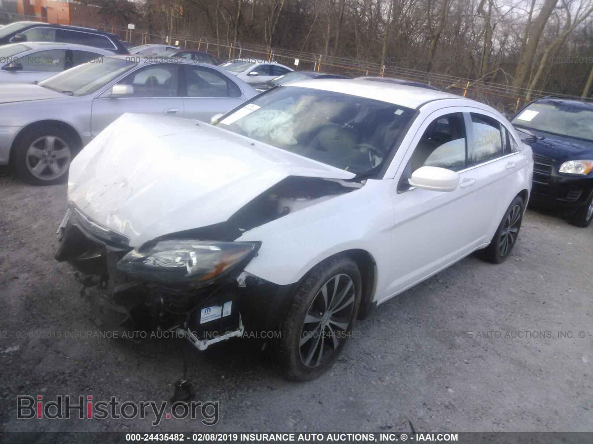 2014 CHRYSLER 200 - VIN: 1C3CCBCG7EN120014 - Фото 2