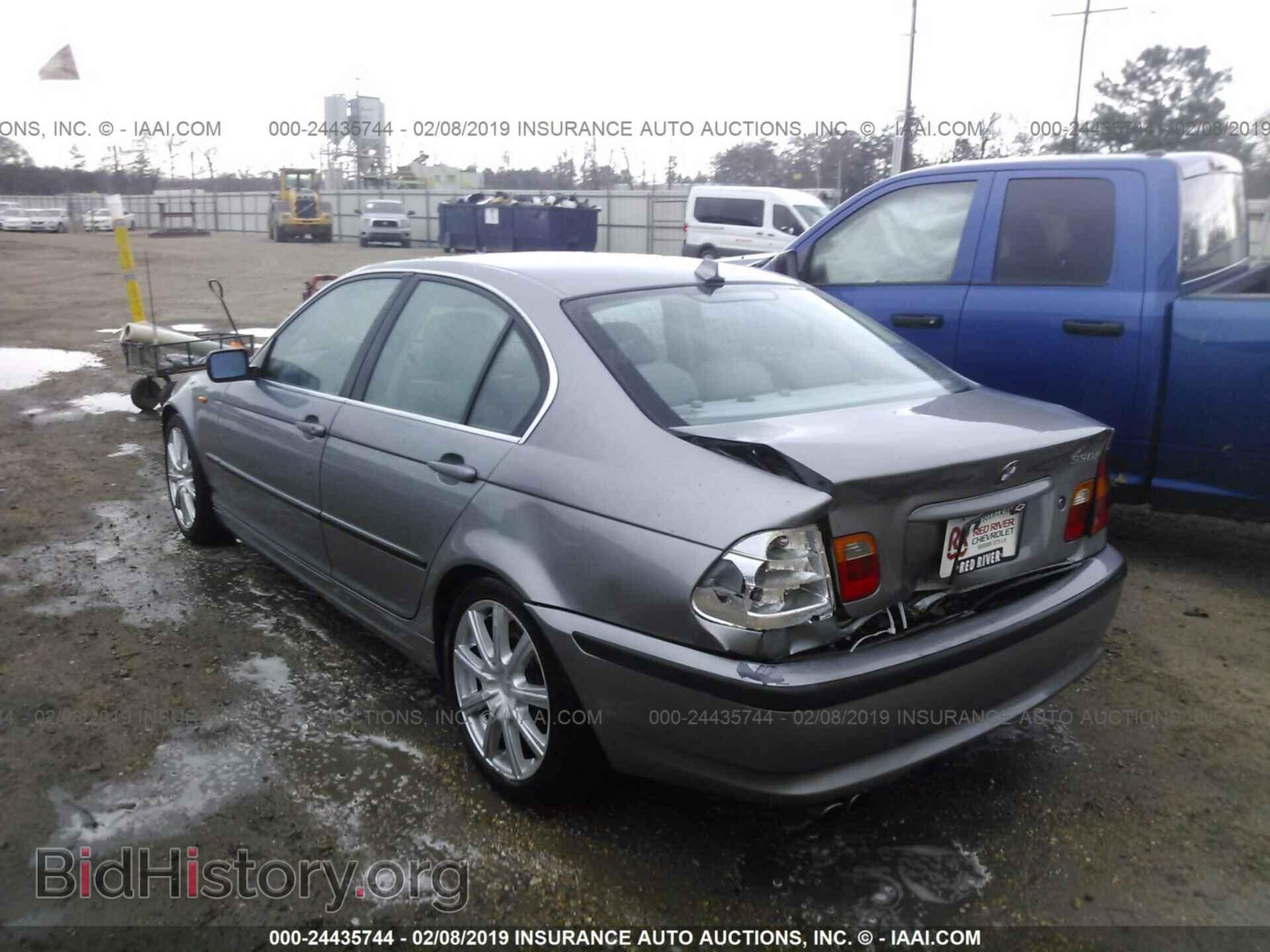 2005 BMW 330 - VIN: WBAEV53415KM40420 - Photo 3