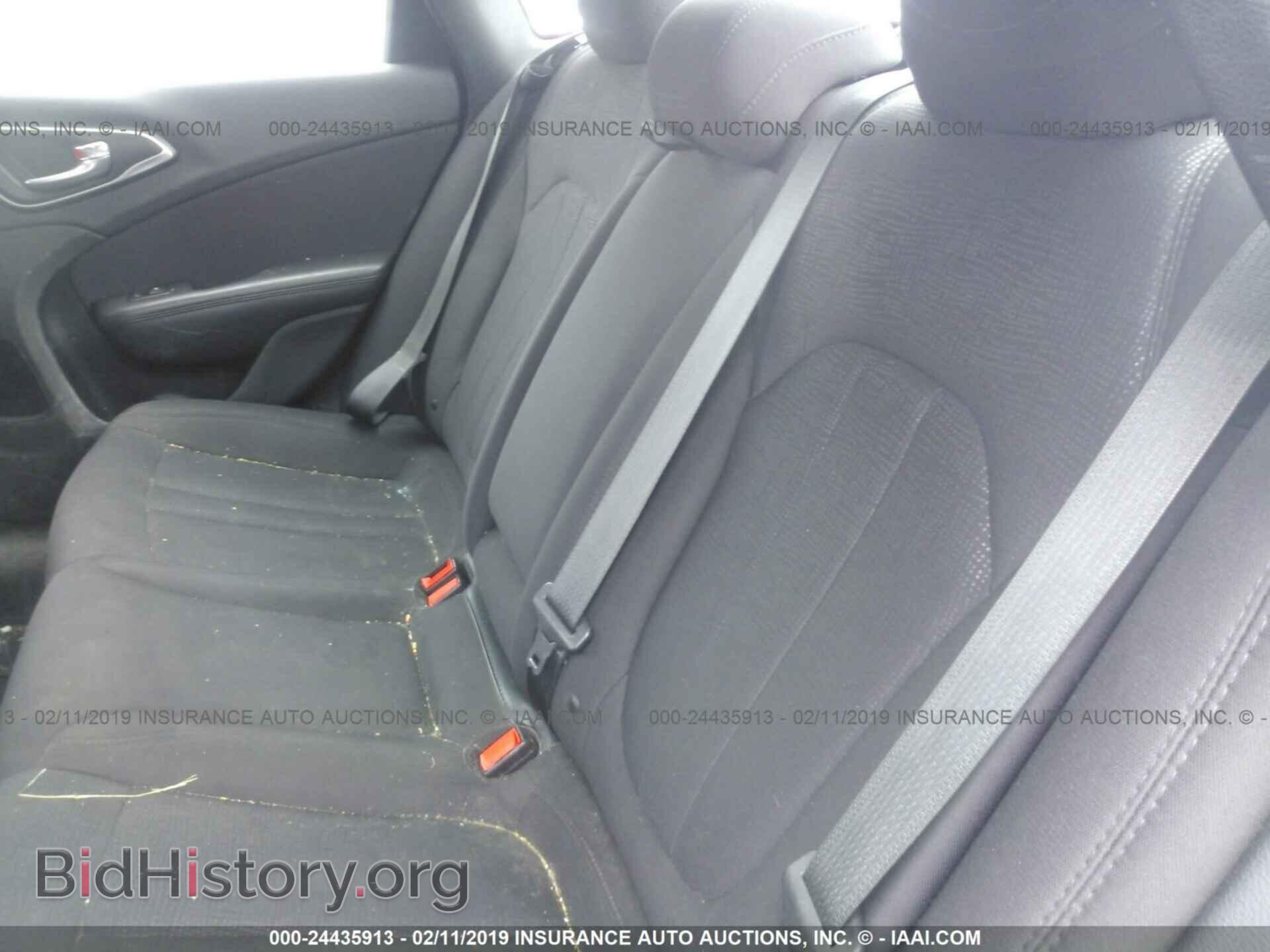 2015 CHRYSLER 200 - VIN: 1C3CCCAB0FN639582 - Фото 8