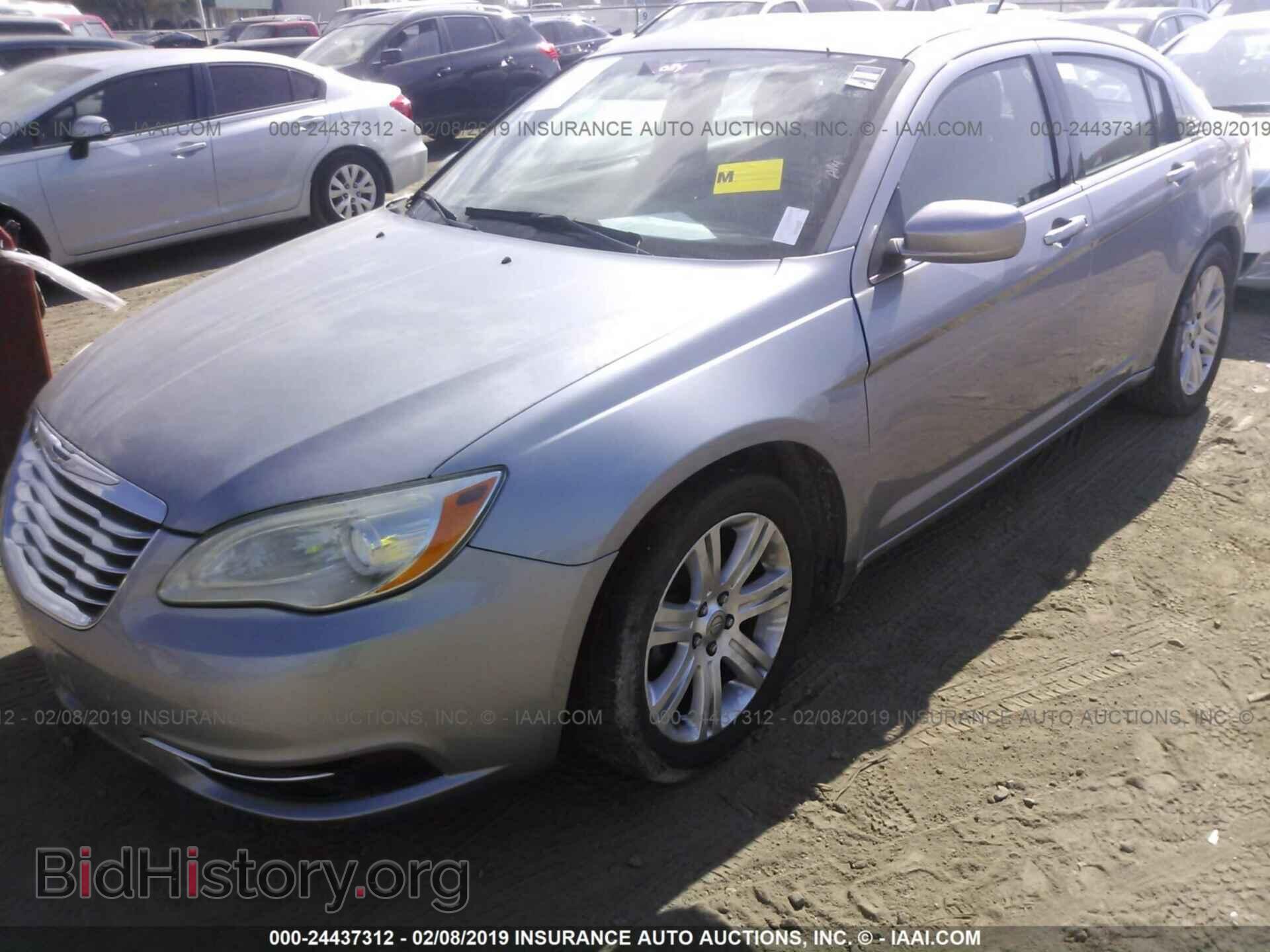 2013 CHRYSLER 200 - VIN: 1C3CCBAB9DN763714 - Фото 2