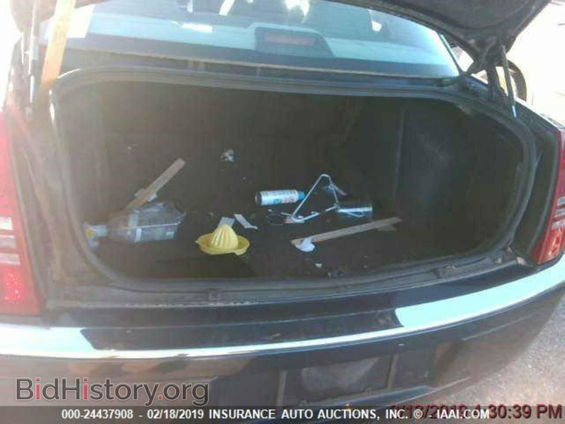 2006 CHRYSLER 300C - VIN: 2C3KA63H96H490862 - Фото 3