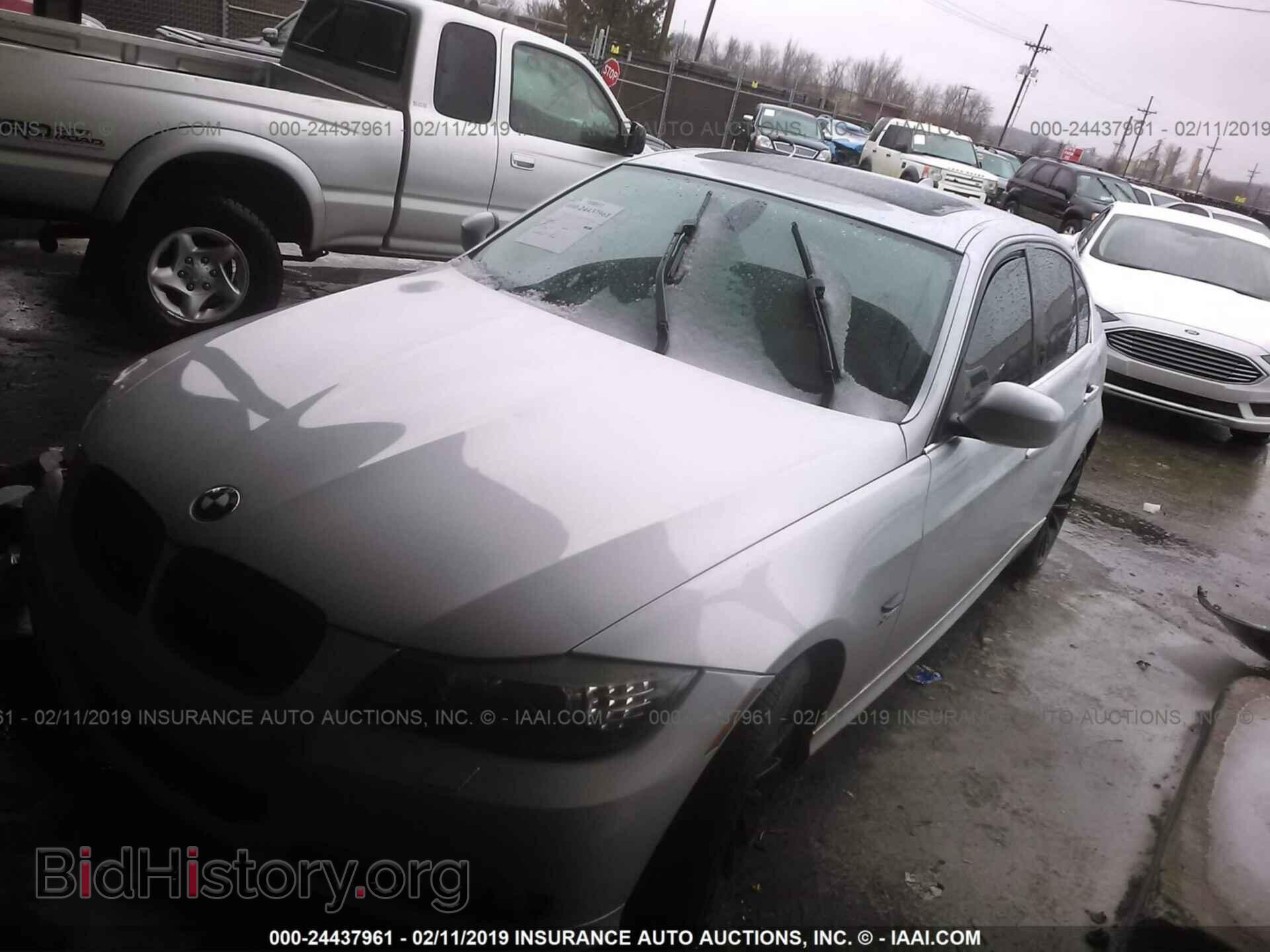 2009 BMW 335 - VIN: WBAPL33559A407041 - Фото 2