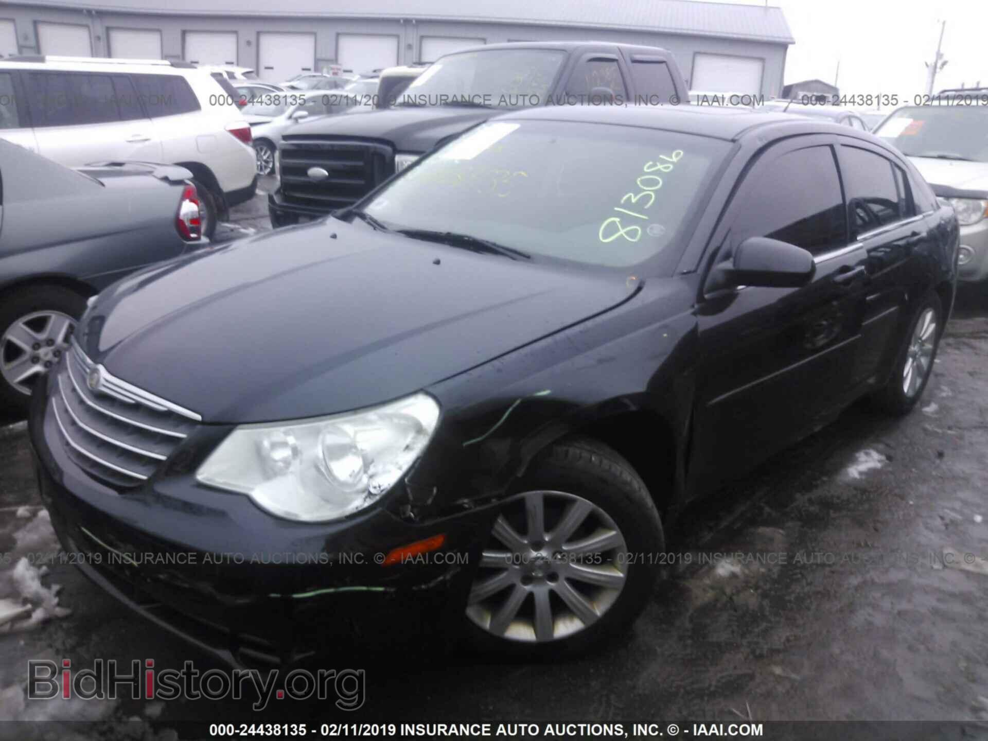 2010 CHRYSLER SEBRING - VIN: 1C3CC5FB4AN233799 - Фото 2