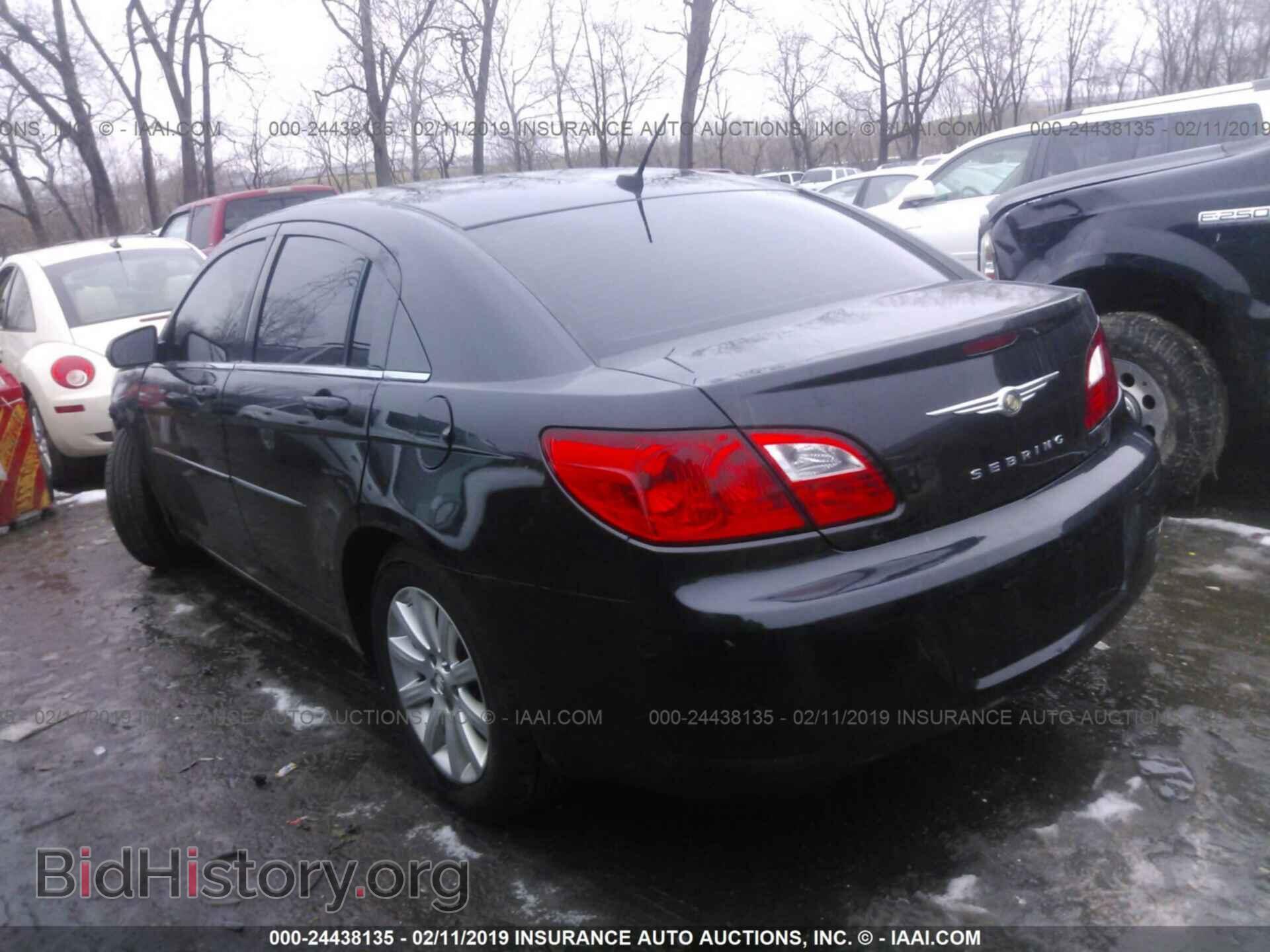 2010 CHRYSLER SEBRING - VIN: 1C3CC5FB4AN233799 - Фото 3