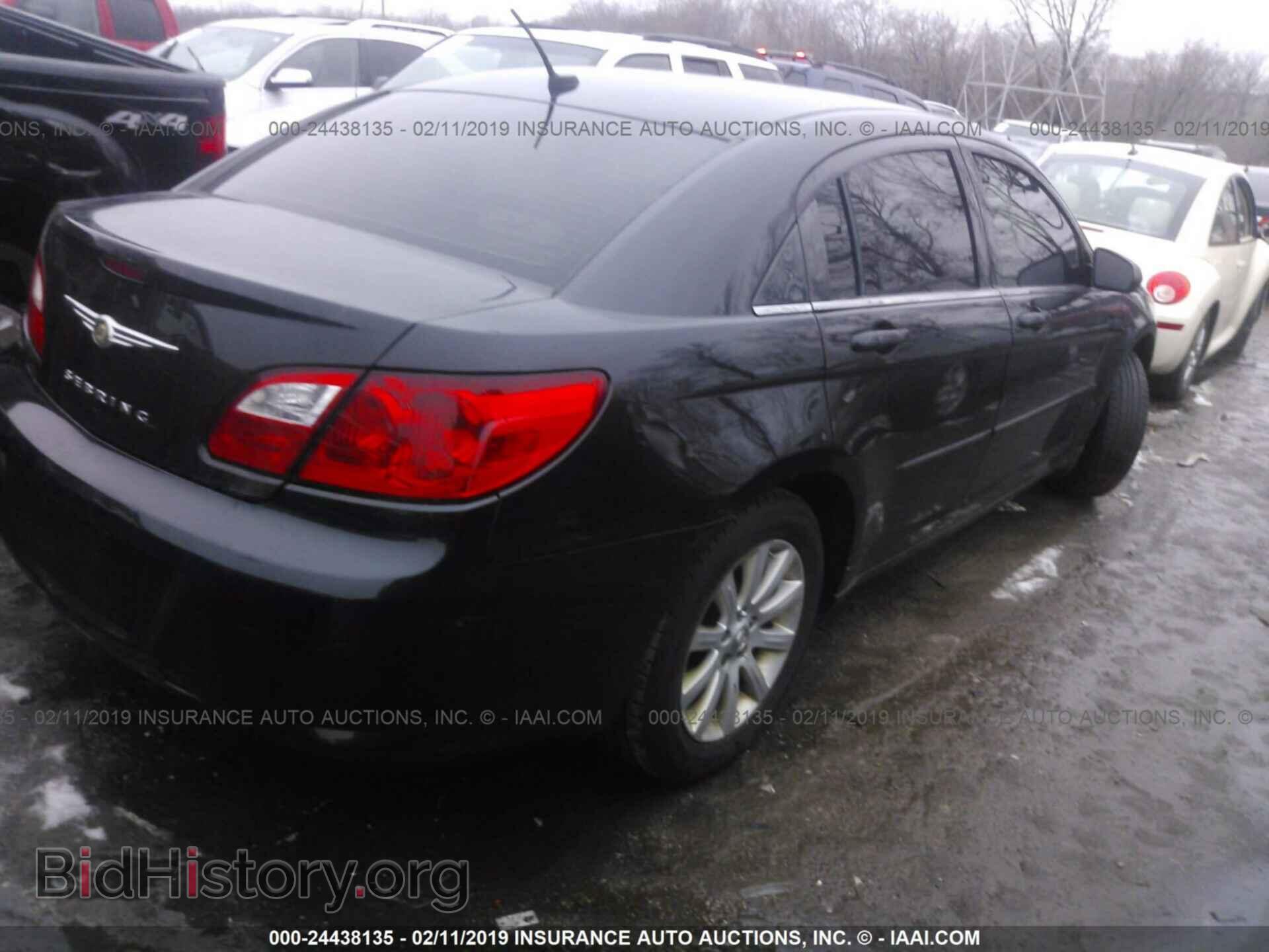 2010 CHRYSLER SEBRING - VIN: 1C3CC5FB4AN233799 - Фото 4