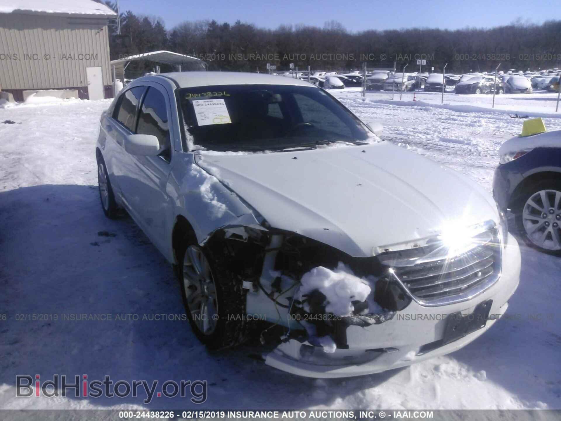 Photo 1C3BC1FBXBN614028 - CHRYSLER 200 2011