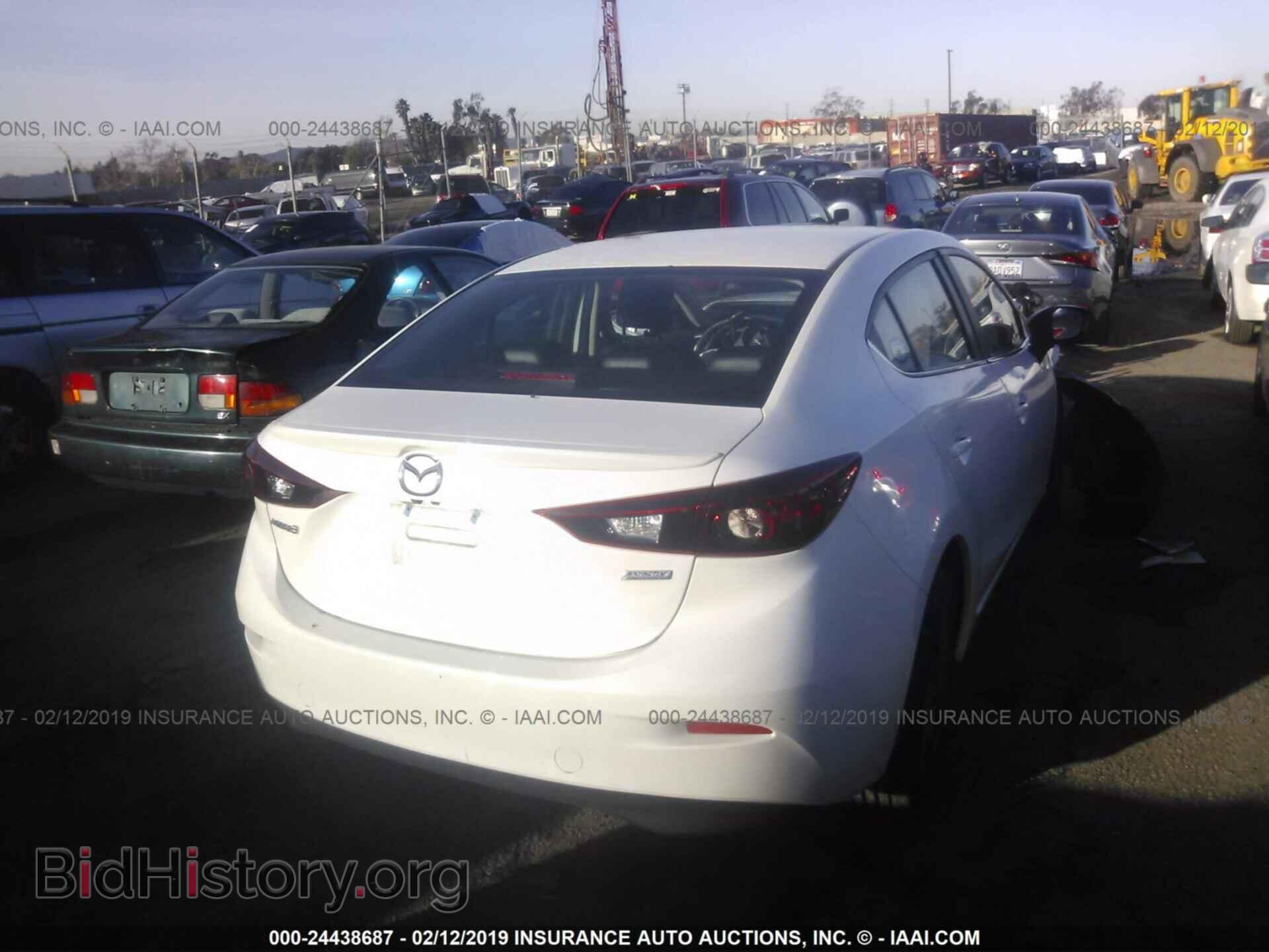 2018 MAZDA 3 - VIN: 3MZBN1V38JM185543 - Фото 4