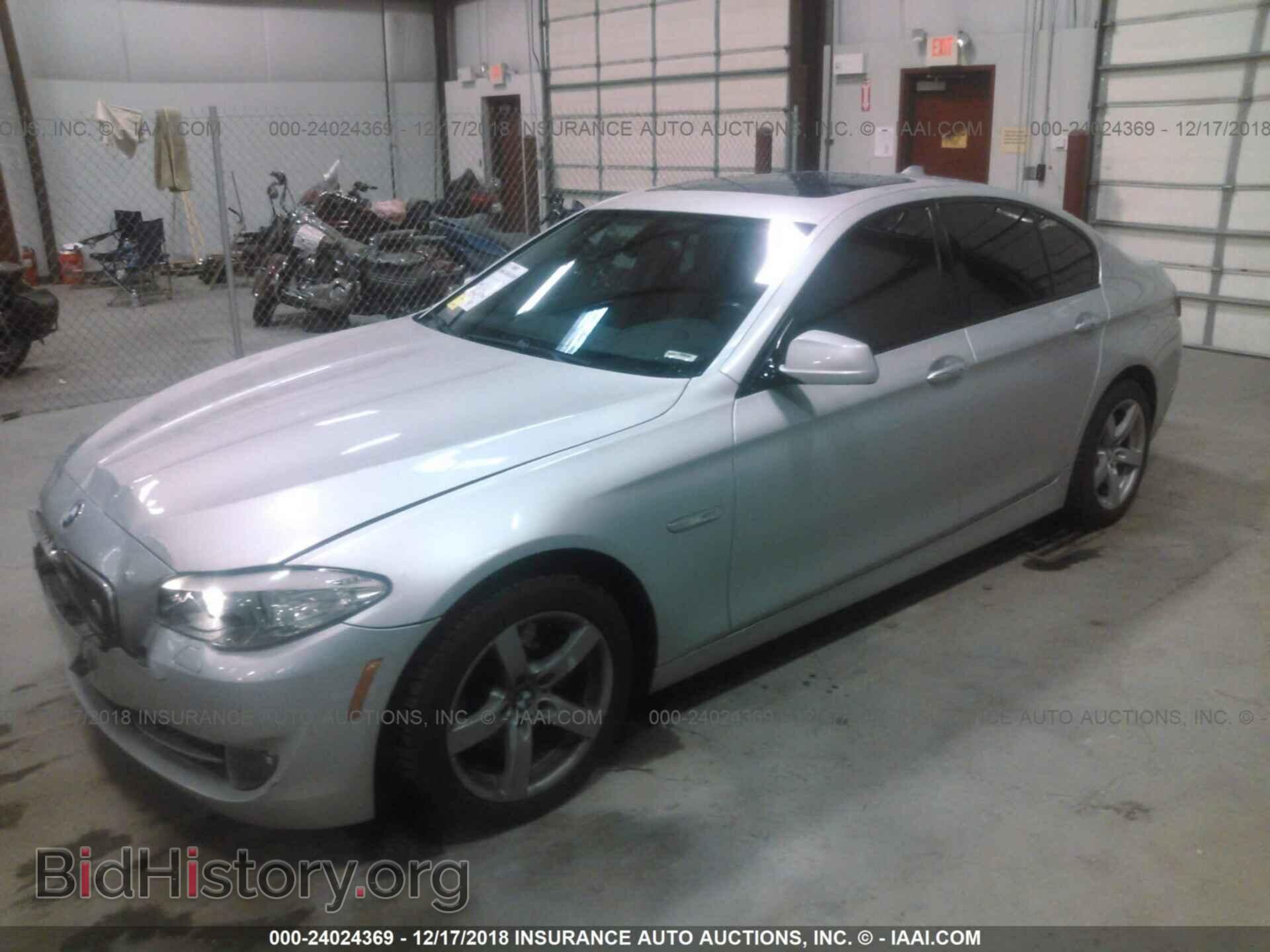 2011 BMW 528 - VIN: WBAFR1C57BC738583 - Фото 2