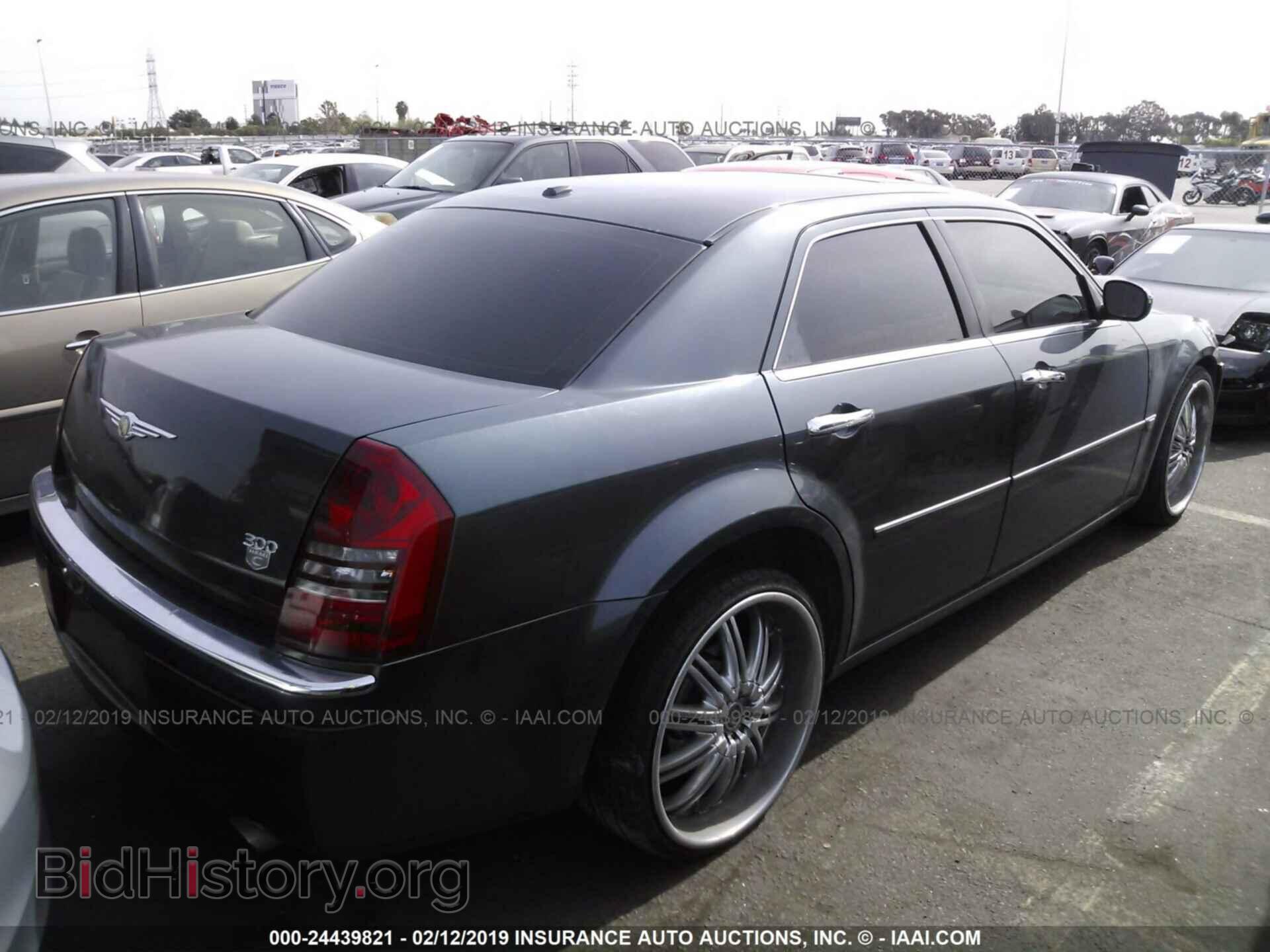 2007 CHRYSLER 300C - VIN: 2C3KA63H07H698050 - Фото 4