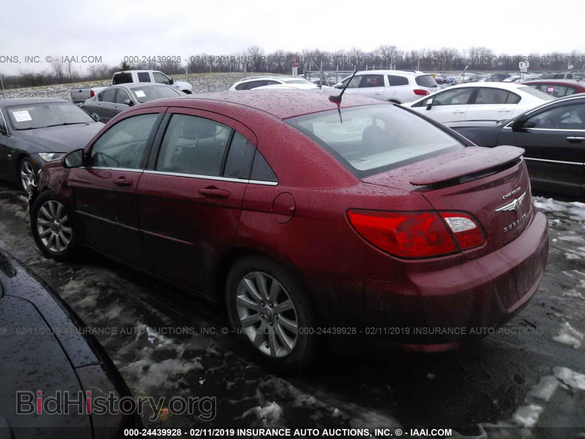 2010 CHRYSLER SEBRING - VIN: 1C3CC5FB1AN166336 - Фото 3