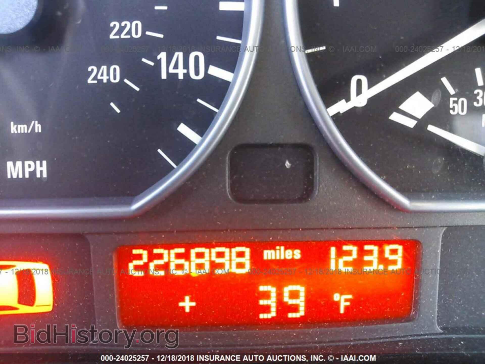 2001 BMW 330 - VIN: WBAAV53471FT01829 - Фото 7