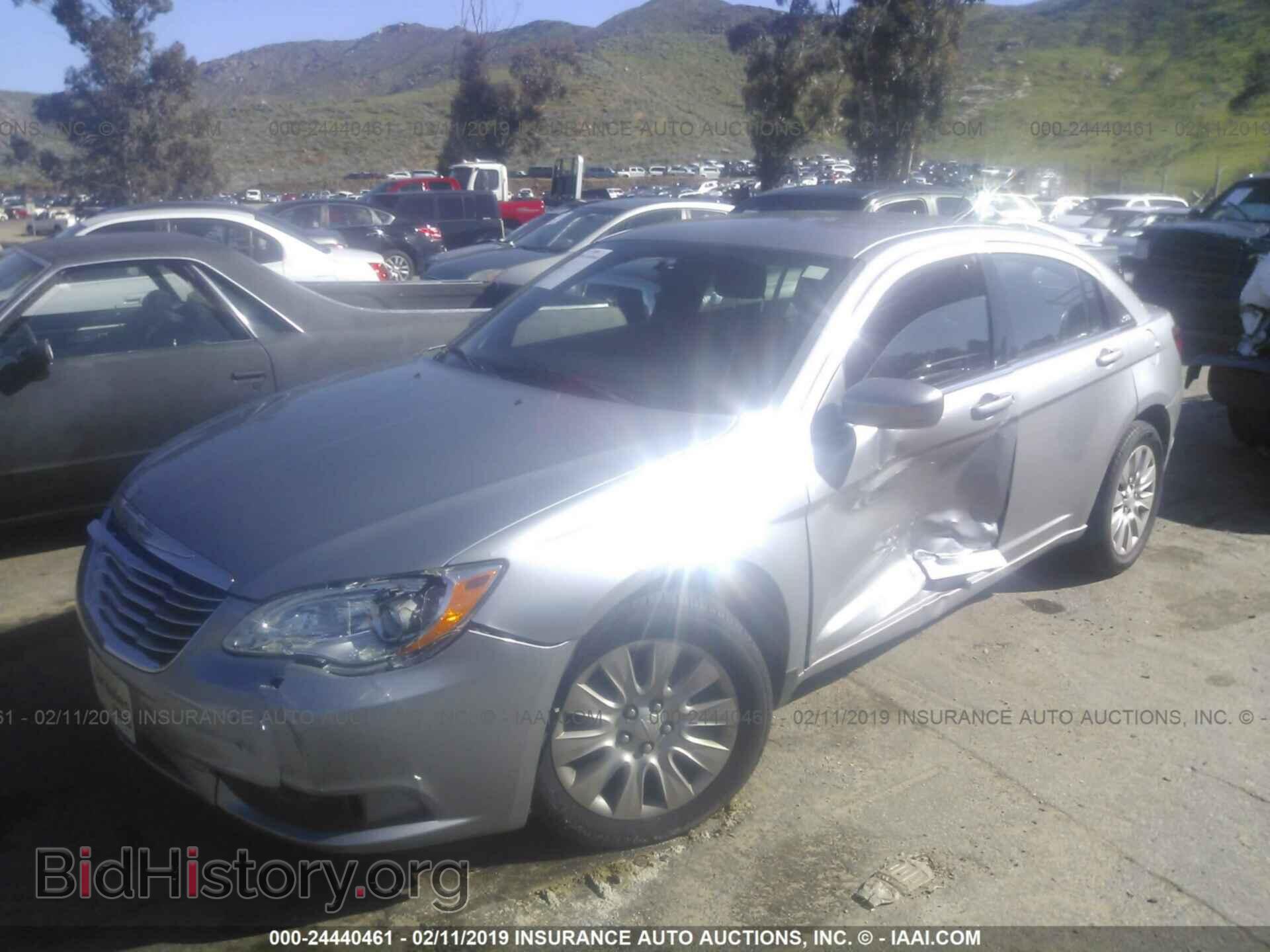 2014 CHRYSLER 200 - VIN: 1C3CCBAB3EN210574 - Photo 2