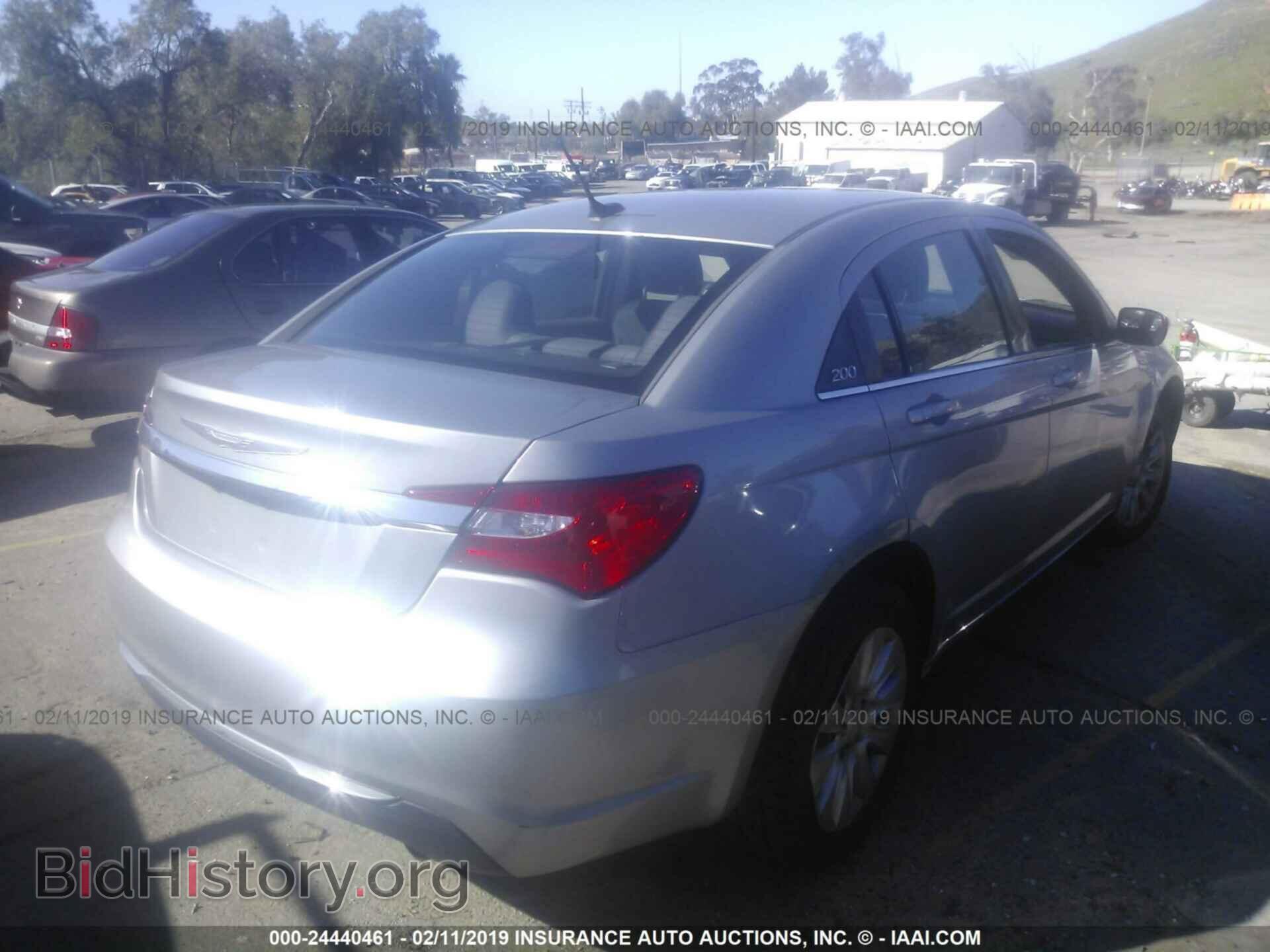 2014 CHRYSLER 200 - VIN: 1C3CCBAB3EN210574 - Photo 4